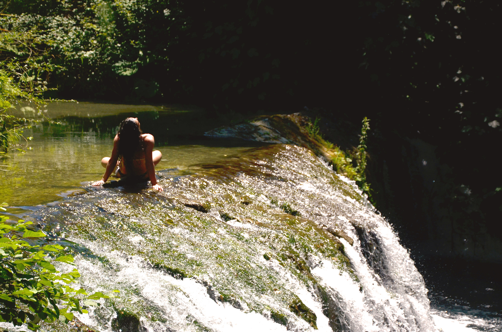 Nikon D5100 + AF Zoom-Nikkor 80-200mm f/4.5-5.6D sample photo. Girl on waterfall. photography