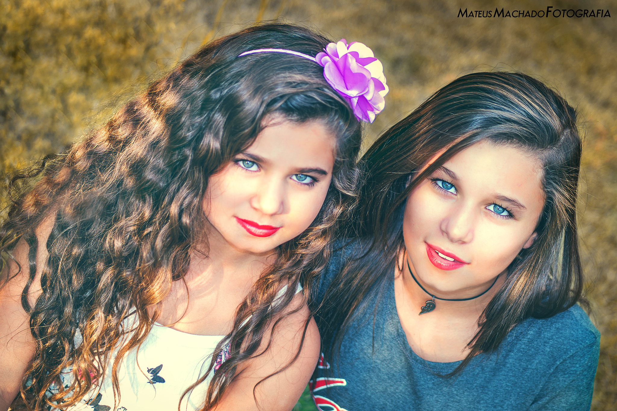 Samsung NX30 + Samsung NX 45mm F1.8 sample photo. Sisters photography
