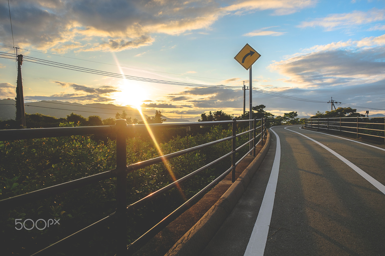 Fujifilm X-M1 + Fujifilm XF 14mm F2.8 R sample photo. Light my road home. photography