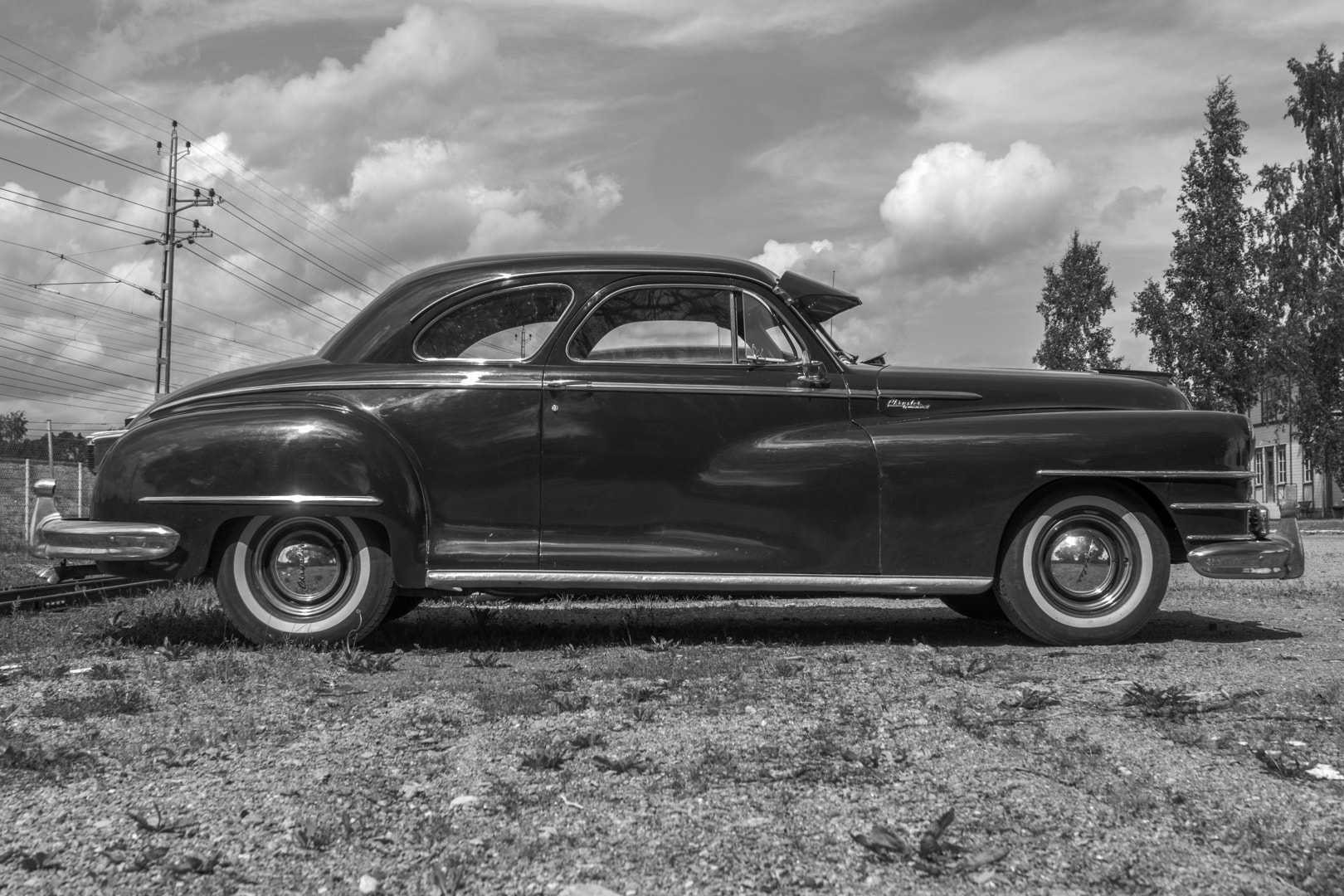AF Zoom-Nikkor 28-85mm f/3.5-4.5 sample photo. Hdr car photography