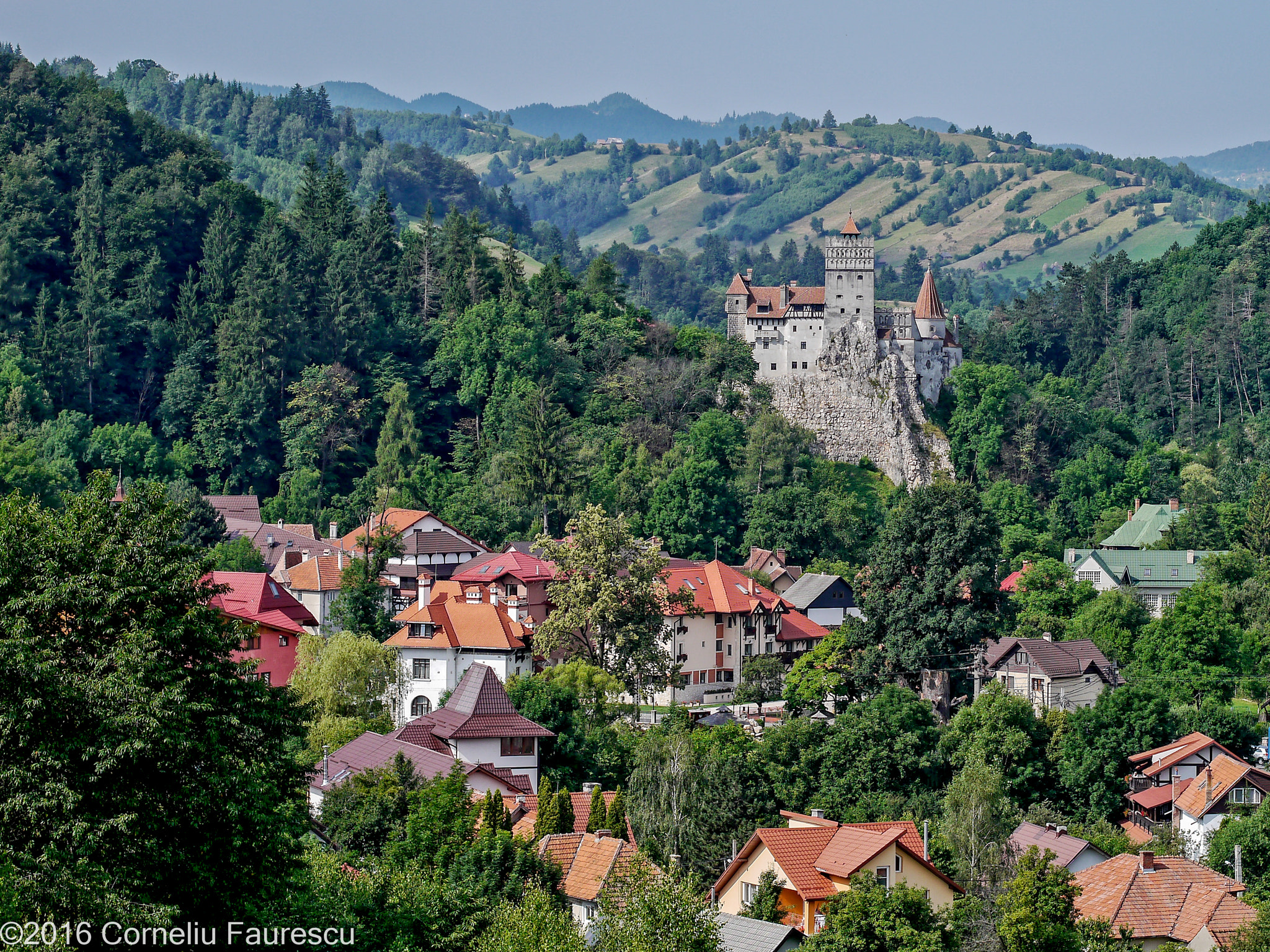 Panasonic Lumix DMC-G5 + Olympus M.Zuiko Digital 45mm F1.8 sample photo. Dracula's castle in bran (transylvania, romania) photography