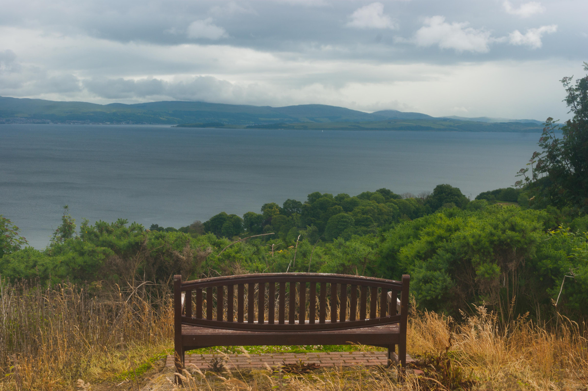 Sony Alpha DSLR-A390 + Sony DT 35mm F1.8 SAM sample photo. Seat with a view photography