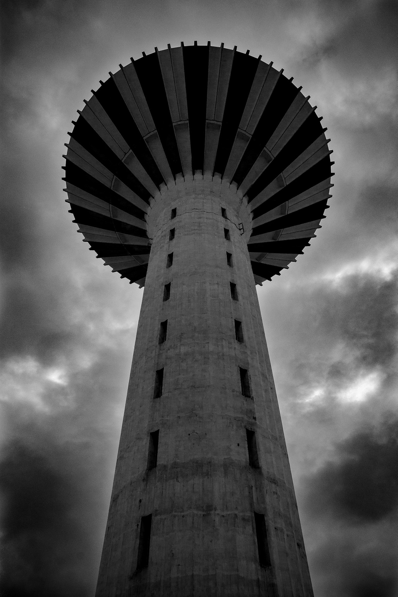 Samsung NX10 sample photo. On the streets of budapest photography