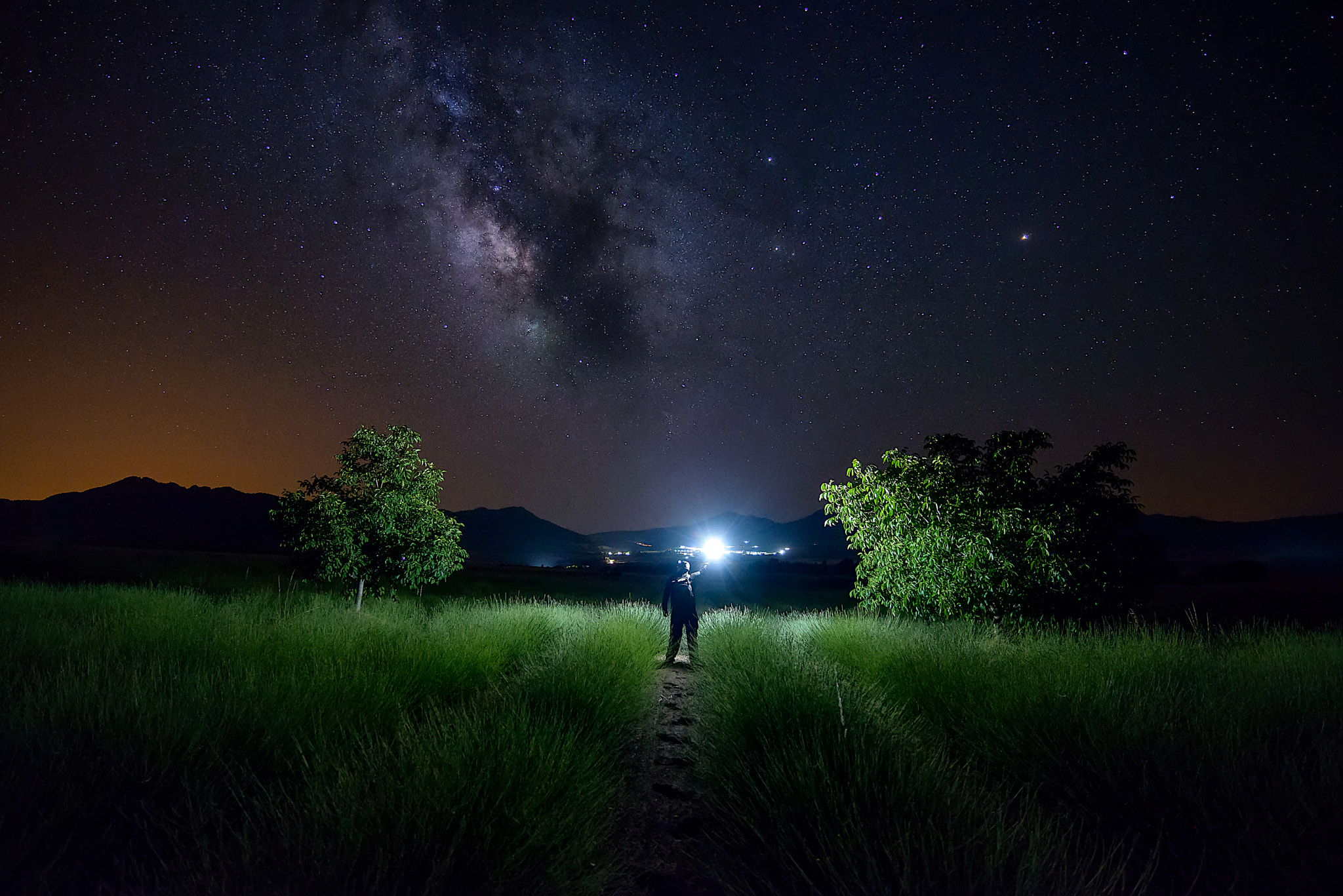 Nikon AF-S Nikkor 18-35mm F3.5-4.5G ED sample photo. Alone in the darkness photography