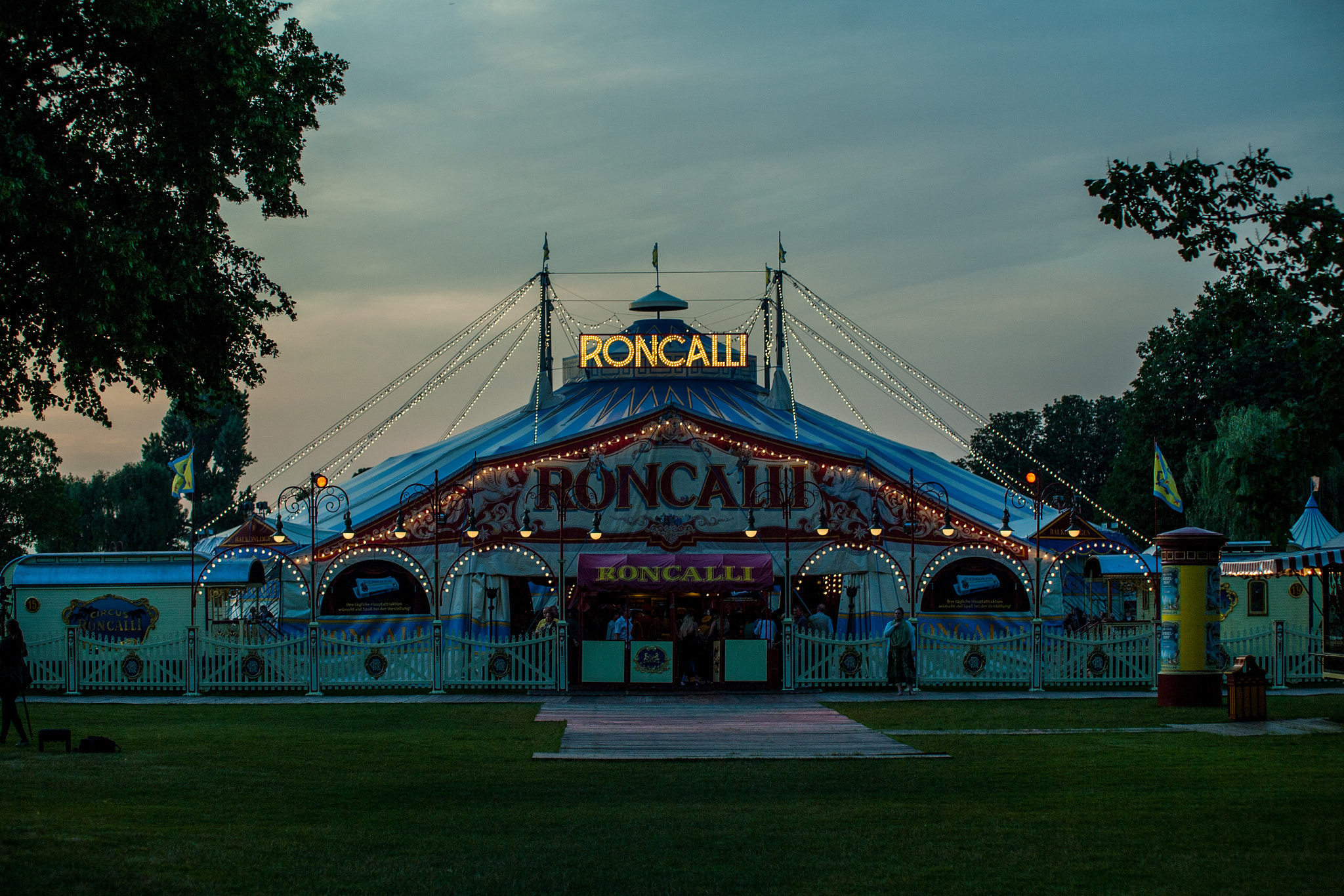 Canon EOS 5D sample photo. The circus photography