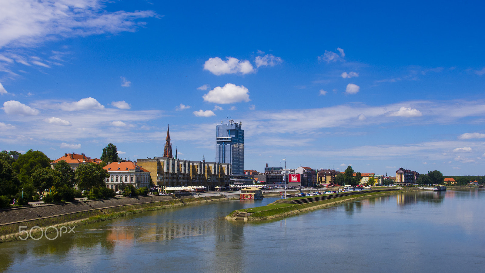 Pentax smc DA 18-55mm F3.5-5.6 AL WR sample photo. Osijek photography