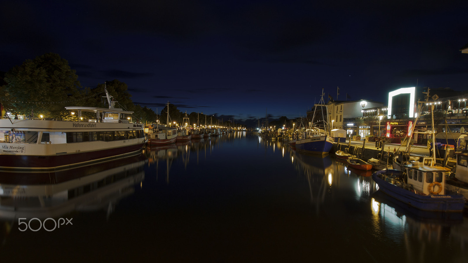 Canon EF-S 10-18mm F4.5–5.6 IS STM sample photo. Warnemünde photography