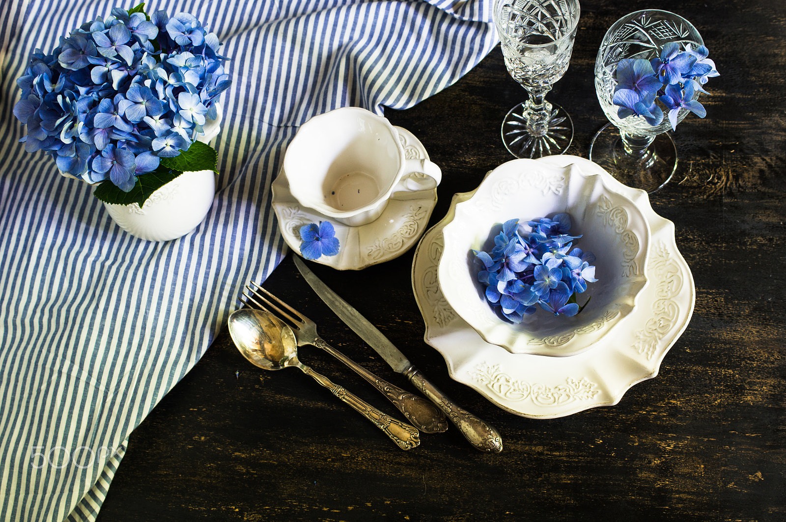 Sony SLT-A55 (SLT-A55V) + Sony DT 30mm F2.8 Macro SAM sample photo. Hydrangea flowers and table setting photography