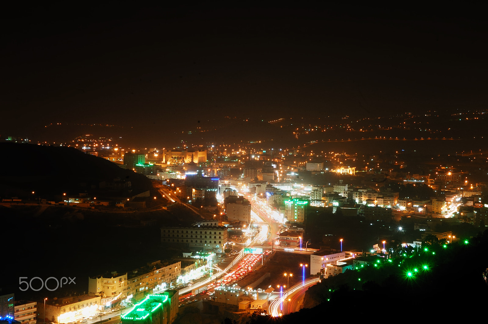 Nikon D70 sample photo. إطىلة على الباحة photography