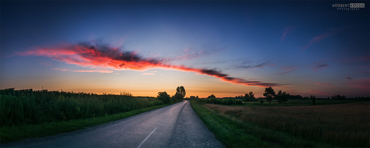 Sony Alpha NEX-6 + Sony E 16mm F2.8 sample photo. Cloud stripe photography