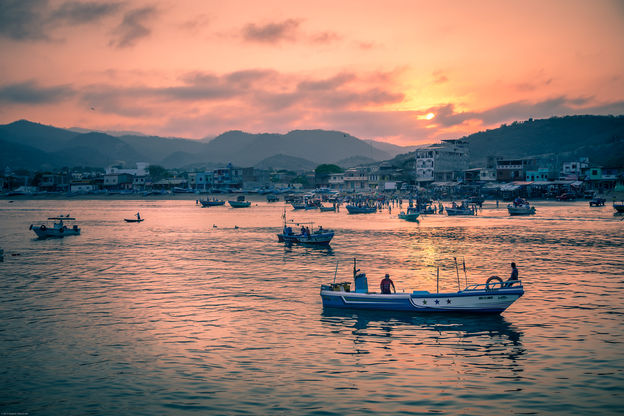 Canon EF 35-135mm f/4-5.6 USM sample photo. Fish market puerto lopez photography