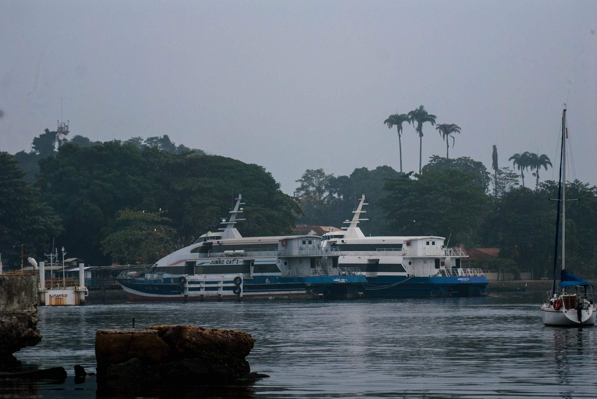 AF Zoom-Nikkor 75-240mm f/4.5-5.6D sample photo. Paquetá island photography