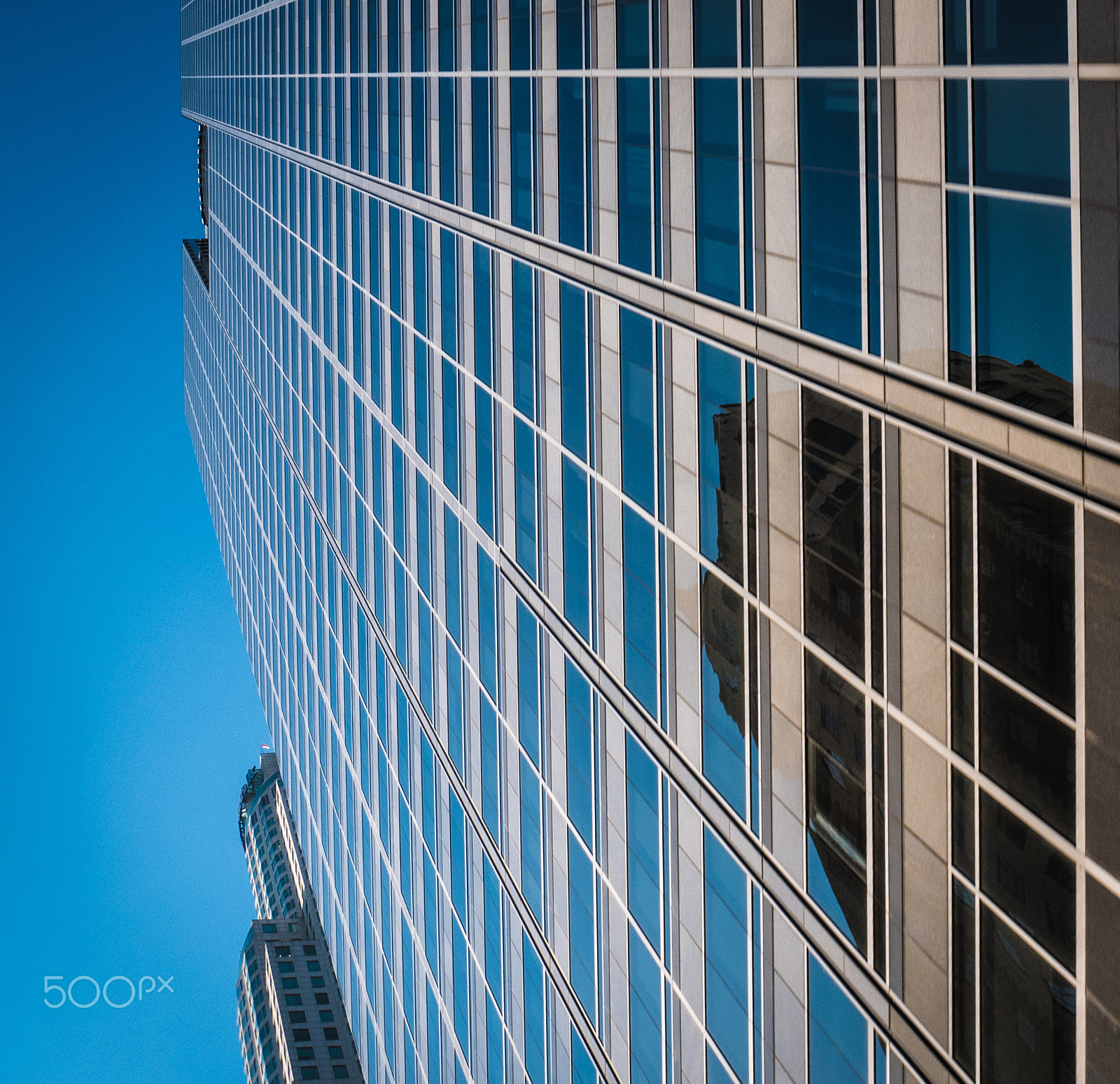 Panasonic Lumix DMC-GX85 (Lumix DMC-GX80 / Lumix DMC-GX7 Mark II) sample photo. Glass building photography
