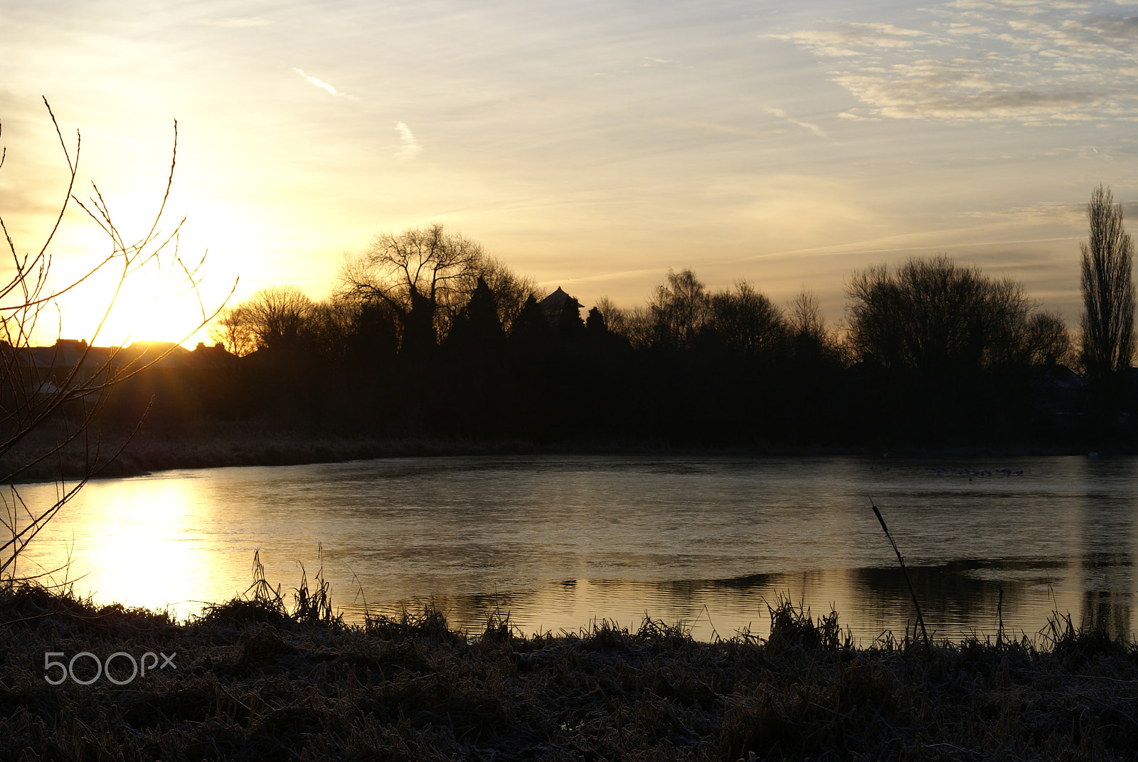 Sony Alpha DSLR-A100 + Sony DT 50mm F1.8 SAM sample photo. Rising by the lake photography