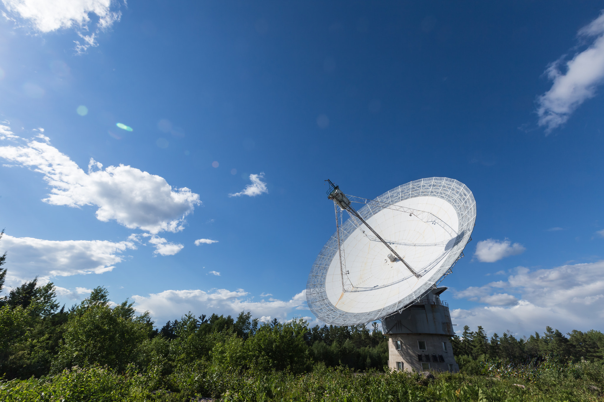 A large 46 metre radio telescope