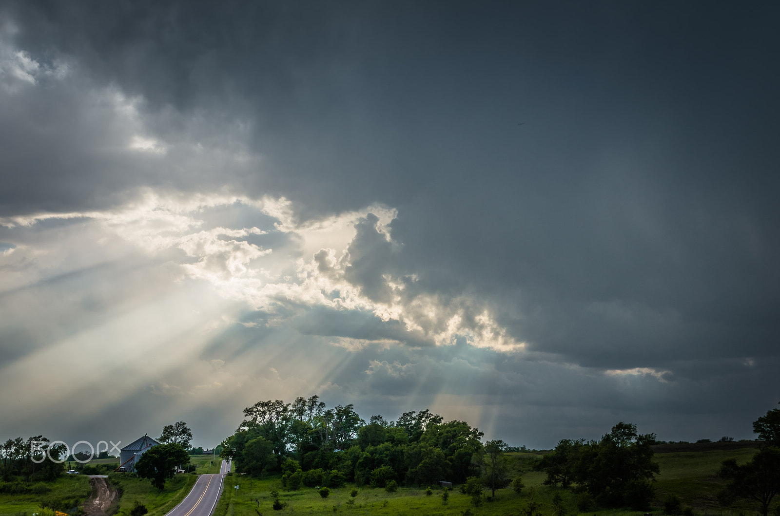 Sigma 17-70mm F2.8-4 DC Macro HSM | C sample photo. Sun rays 053016 photography