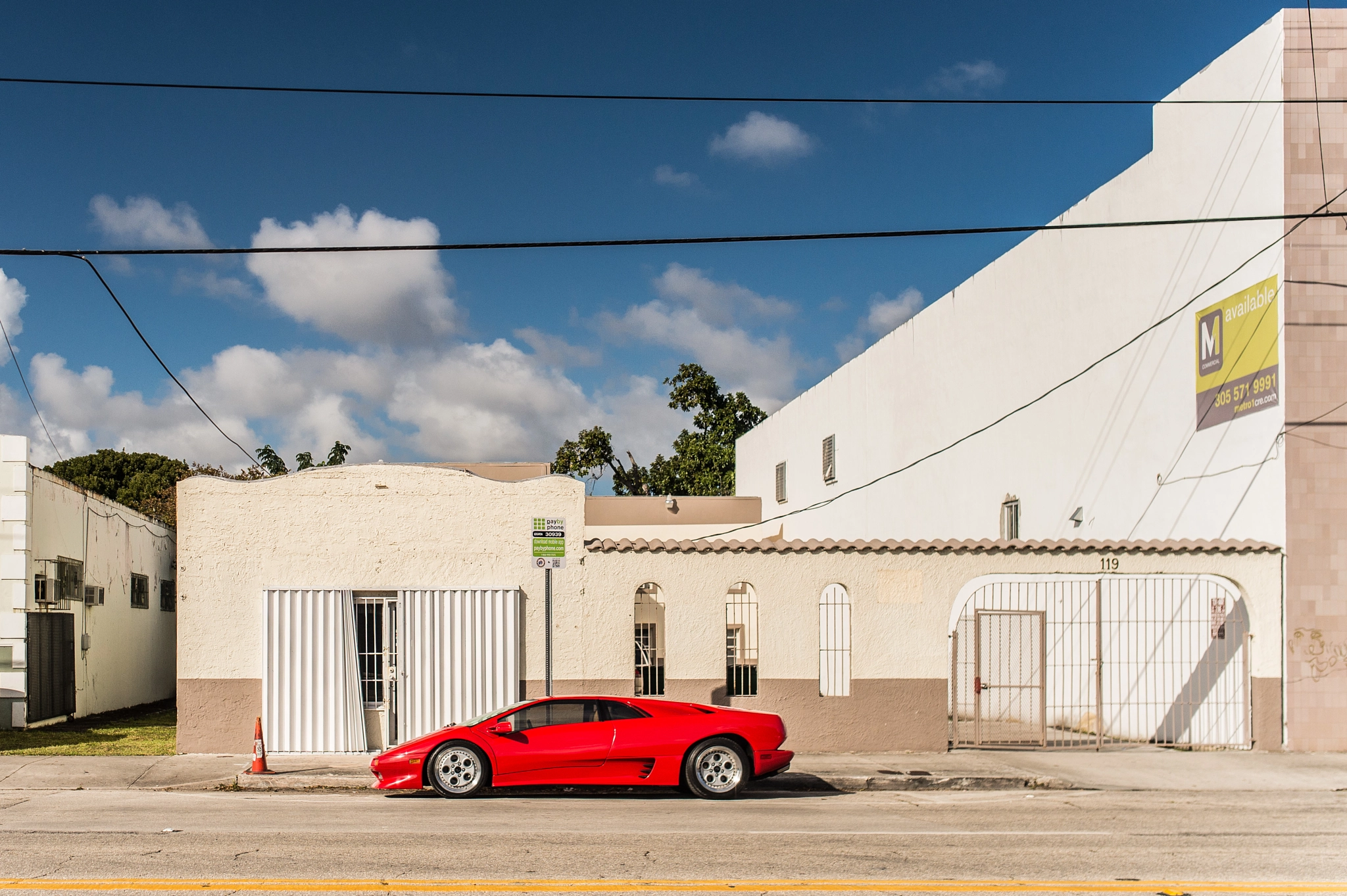 Nikon D4 + Sigma 35mm F1.4 DG HSM Art sample photo. Red lamborghini diablo vt photography