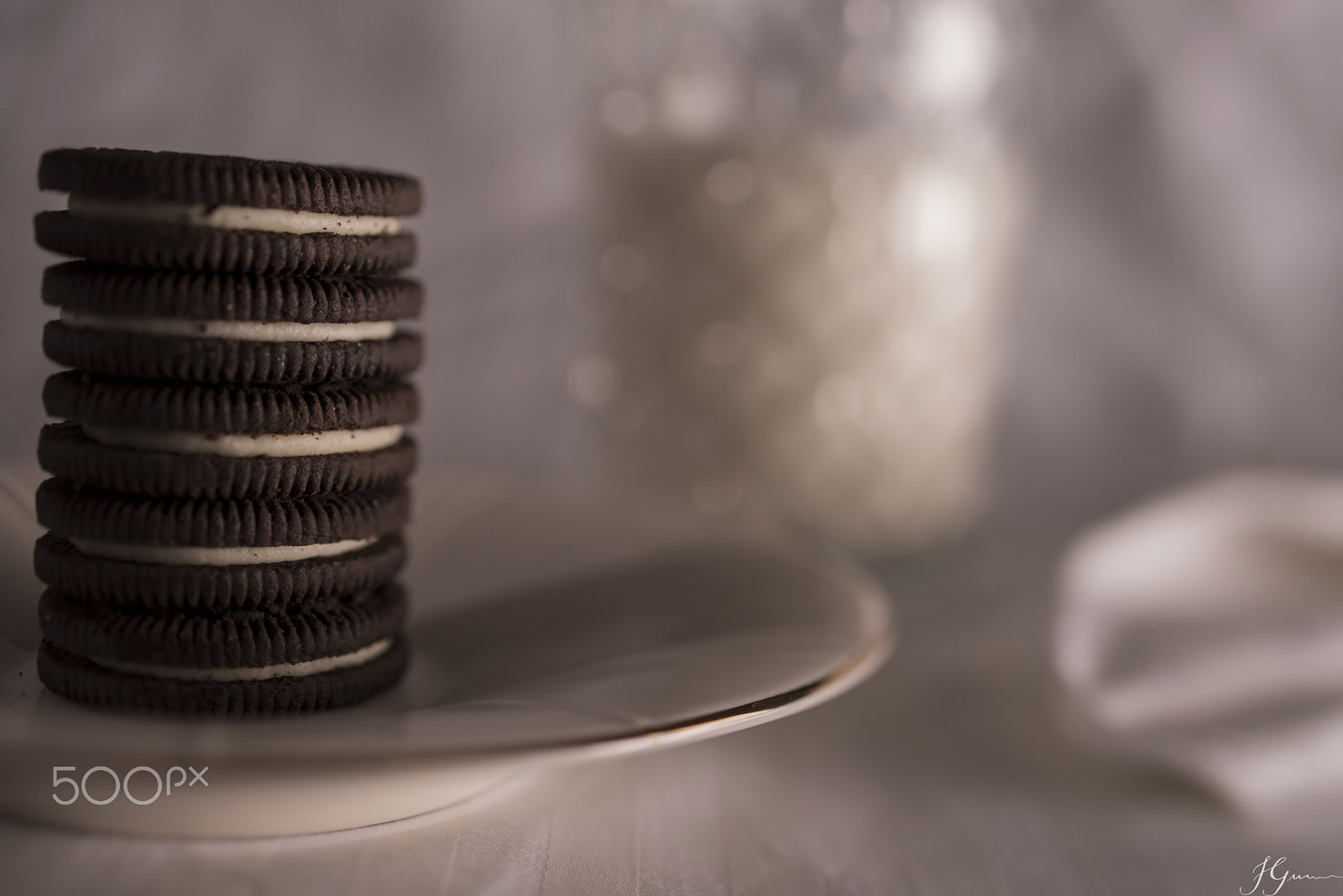 Nikon D810 + Nikon PC-E Nikkor 45mm F2.8D ED Tilt-Shift sample photo. Chocolate cookies& cream photography