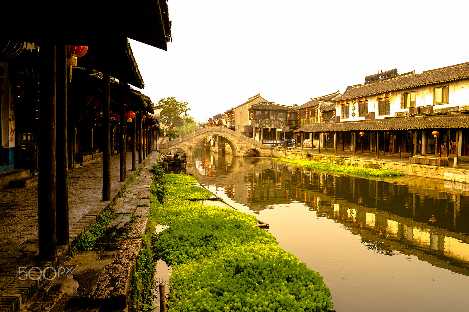 Fujifilm X-E2 + Fujifilm XF 16mm F1.4 R WR sample photo. Town in the early  morning photography