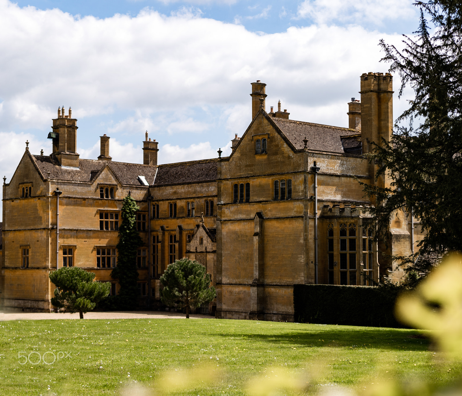 Canon EOS 5DS R + Tamron AF 28-75mm F2.8 XR Di LD Aspherical (IF) sample photo. English manor house photography