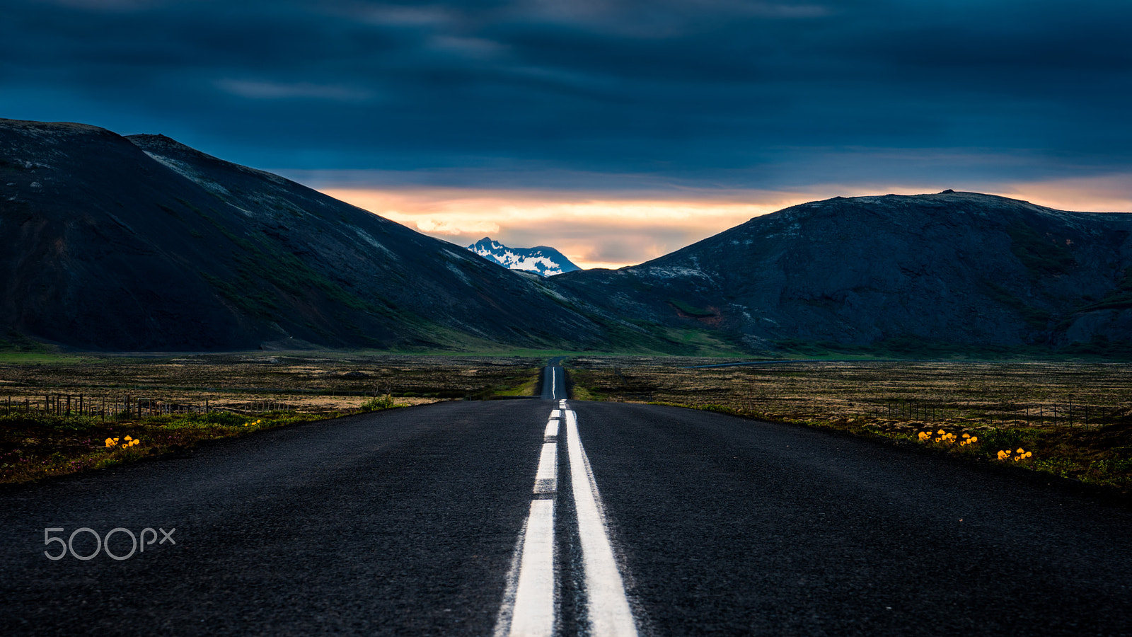 Sony a6300 + Sony Vario Tessar T* FE 24-70mm F4 ZA OSS sample photo. Highway to sunset (iceland) photography