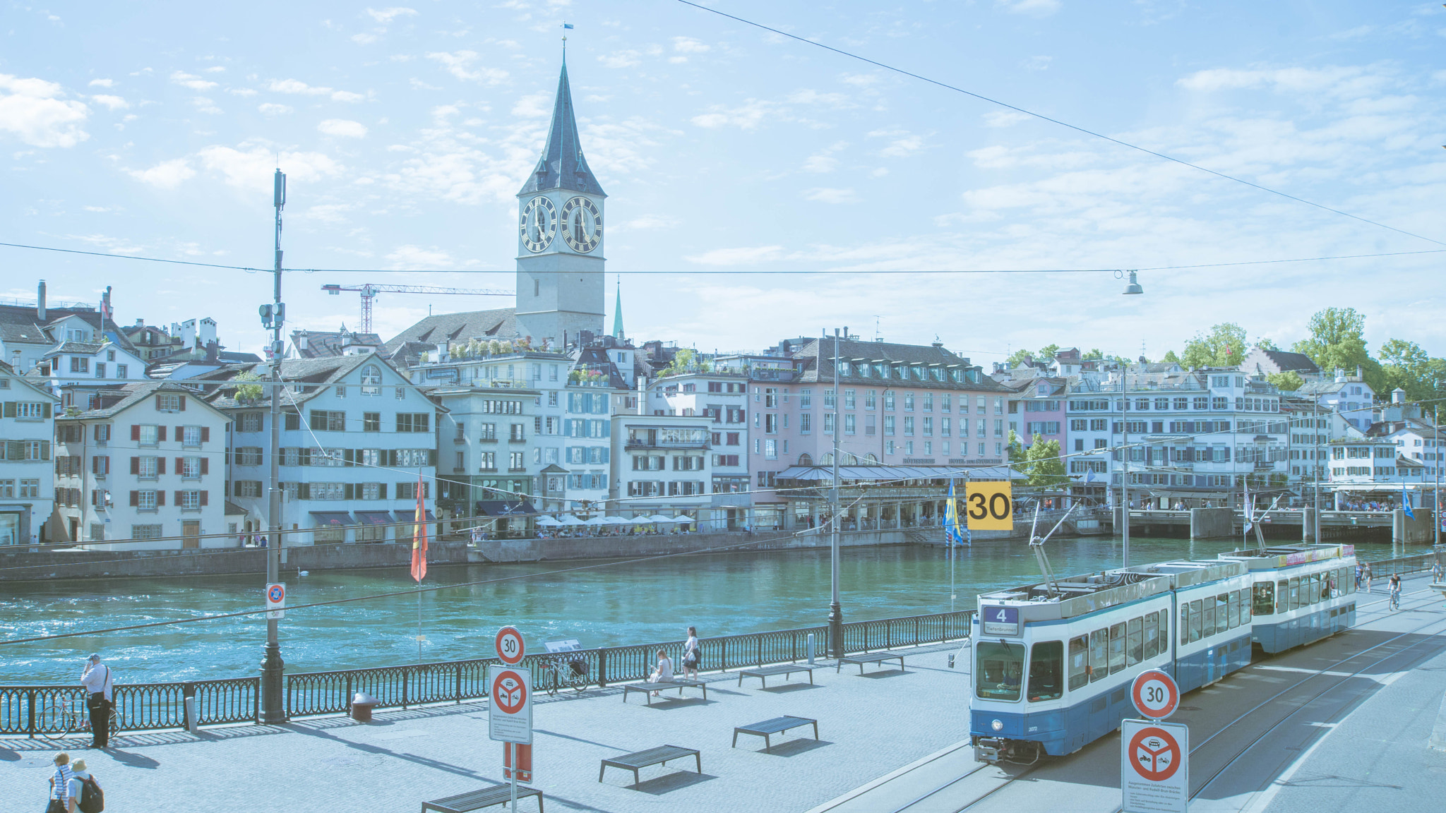 Minolta AF 35-105mm F3.5-4.5 New sample photo. Bahnhofstrasse photography