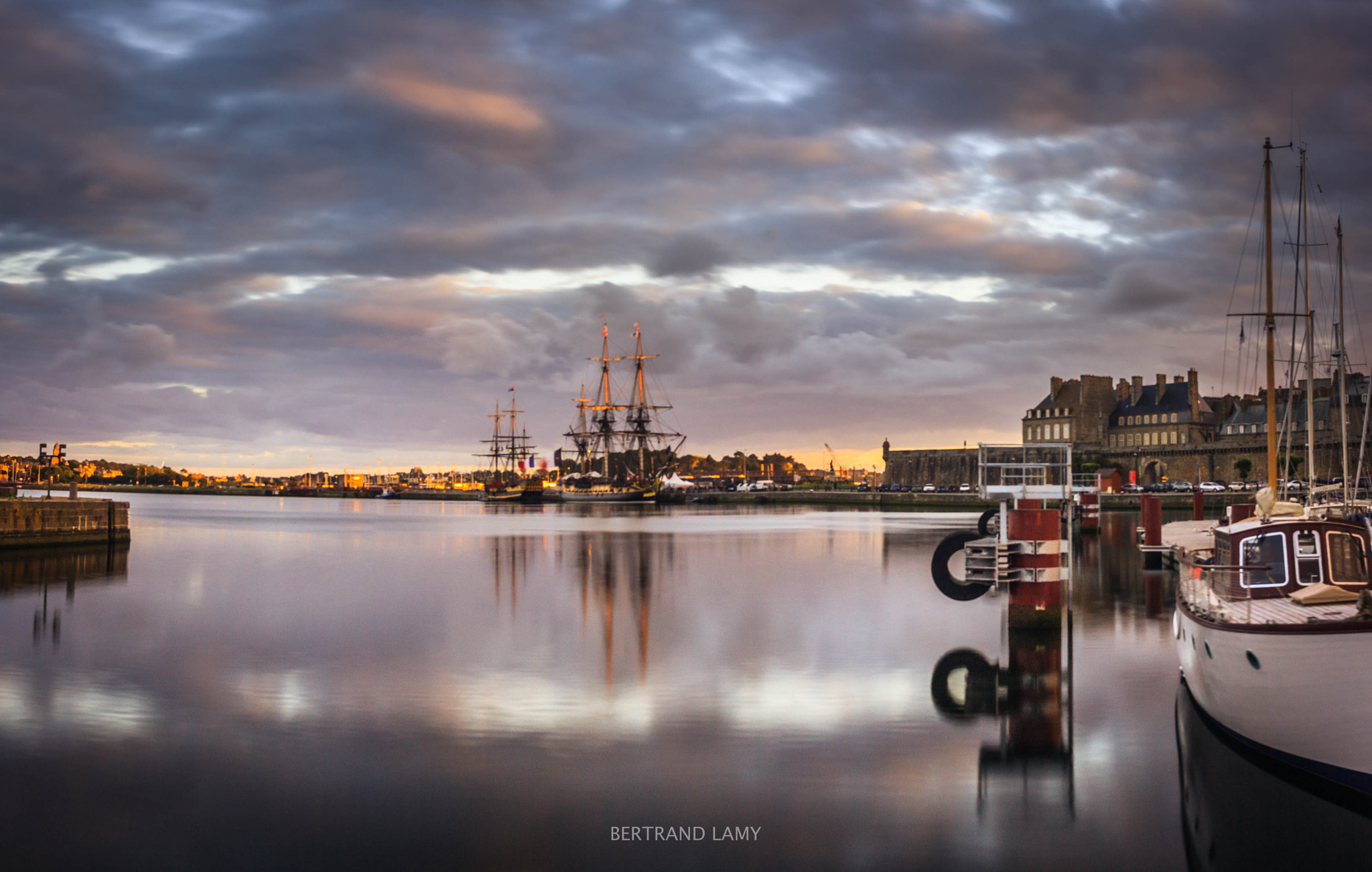 Canon EF-S 24mm F2.8 STM sample photo. L'hermione photography