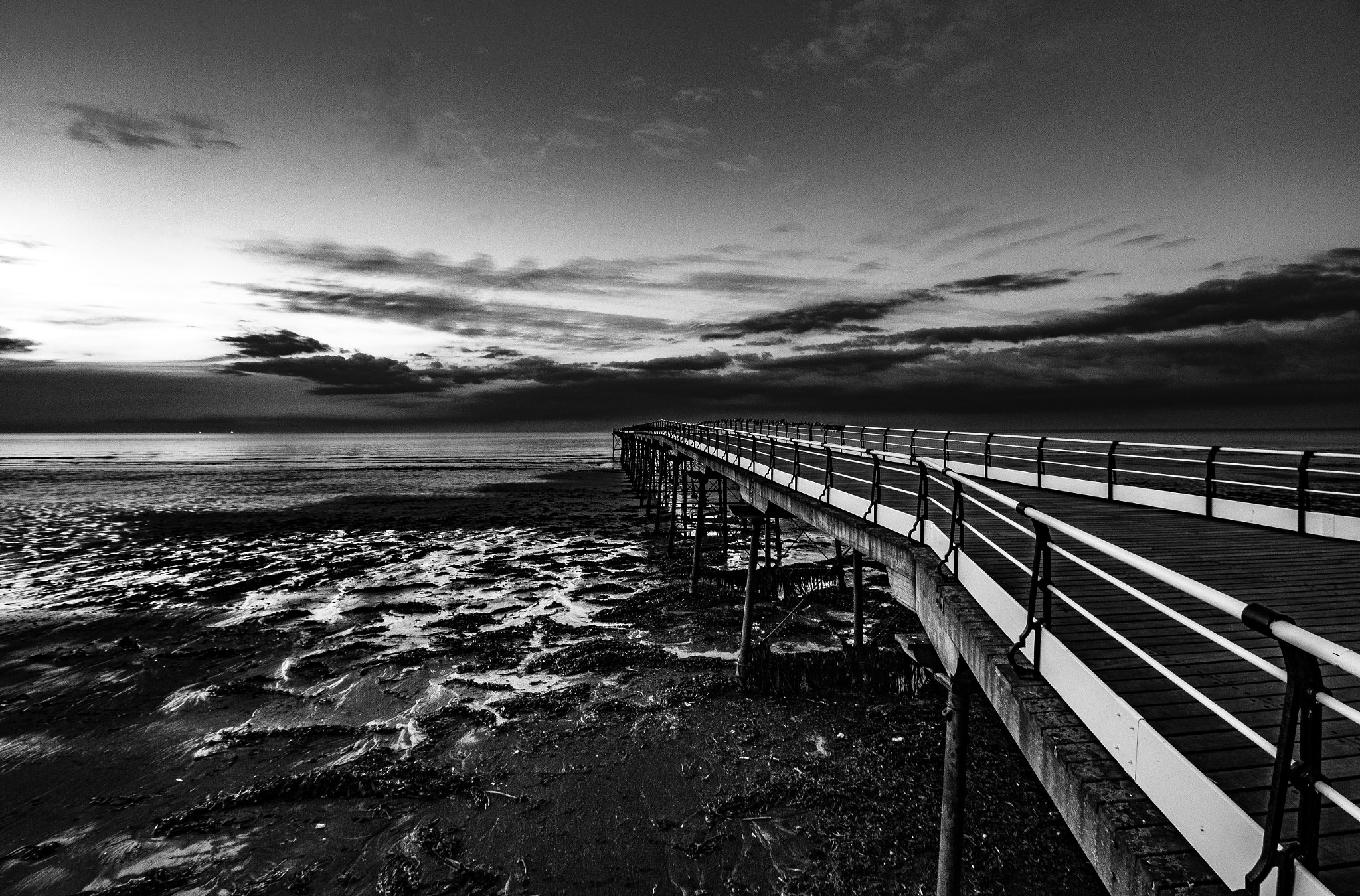 Canon EOS 550D (EOS Rebel T2i / EOS Kiss X4) + Canon EF-S 10-18mm F4.5–5.6 IS STM sample photo. Saltburn pier. photography