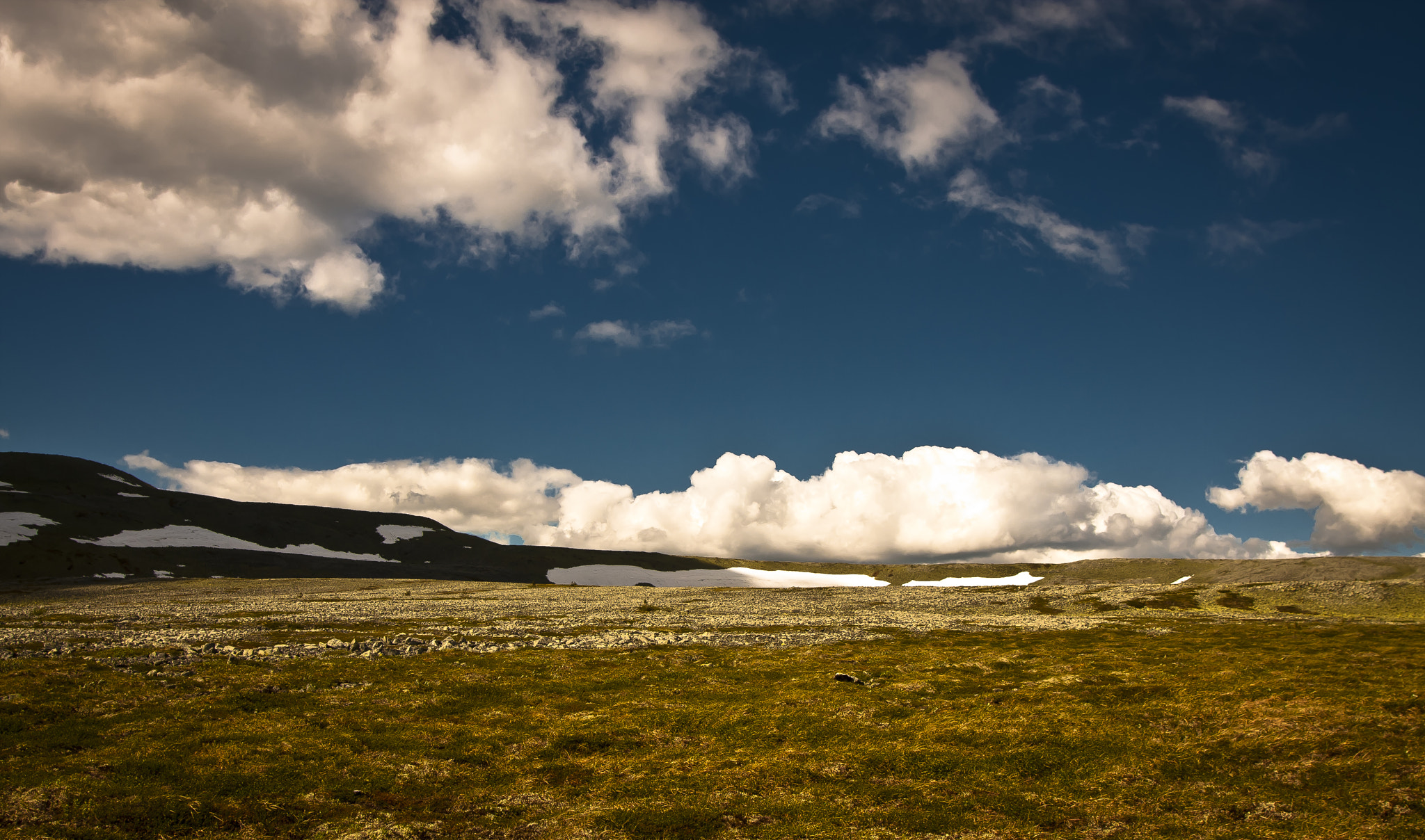 Canon EOS 40D + Sigma 20mm EX f/1.8 sample photo. About clouds , snow and mountains photography