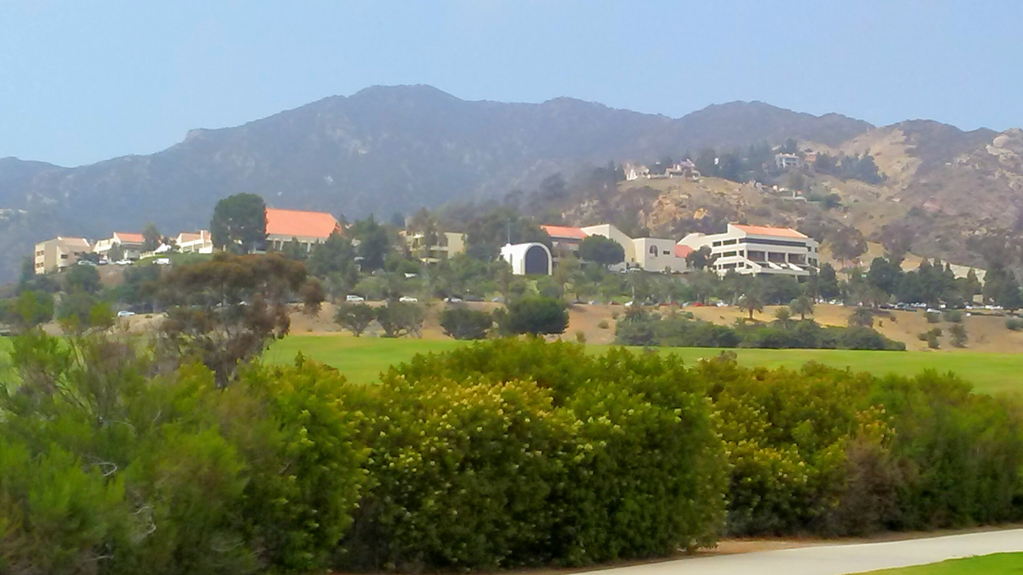 LG M1 sample photo. Pepperdine college..malibu,ca. photography