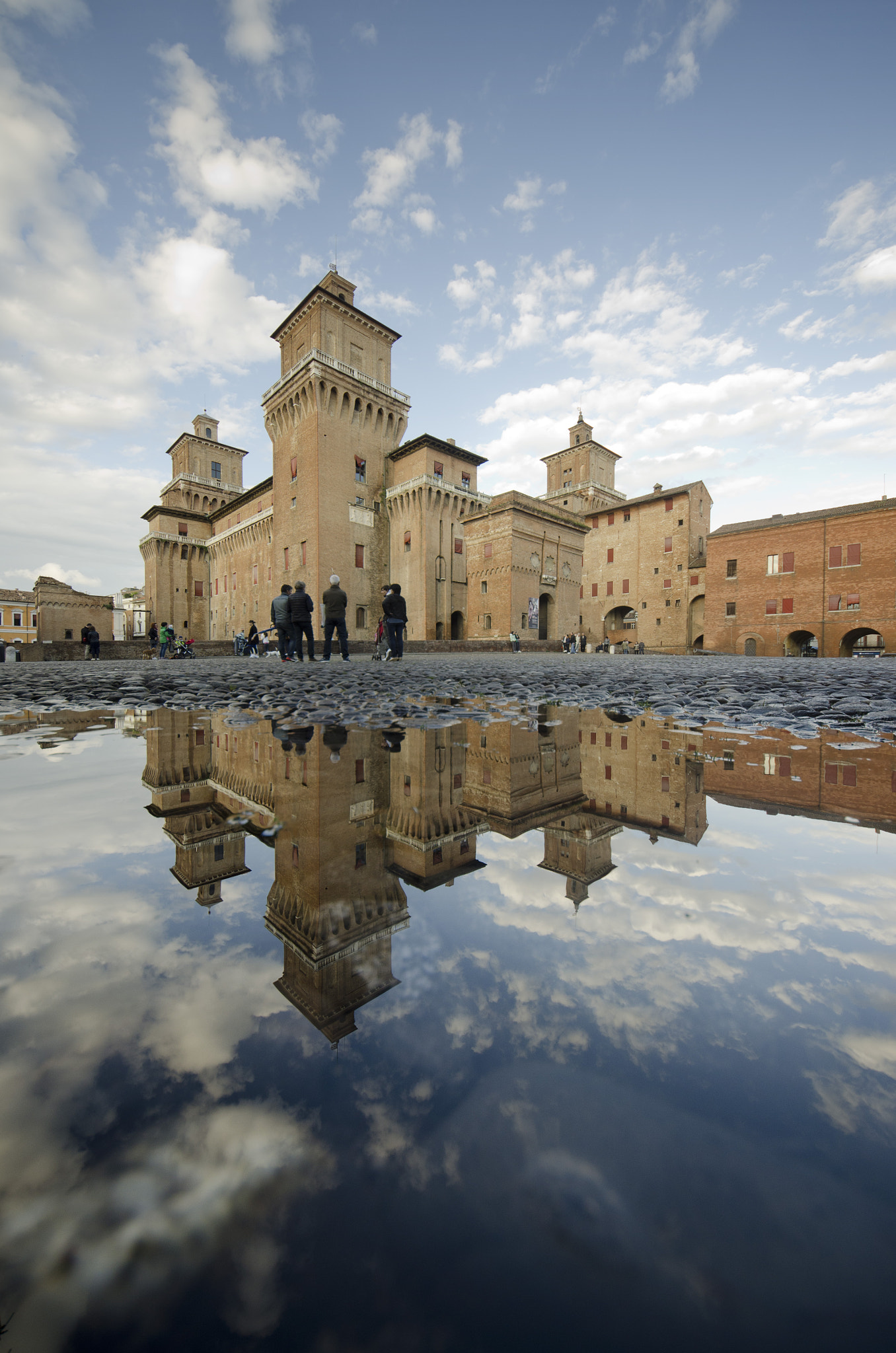 Sigma 8-16mm F4.5-5.6 DC HSM sample photo. Magic mirror in ferrara photography