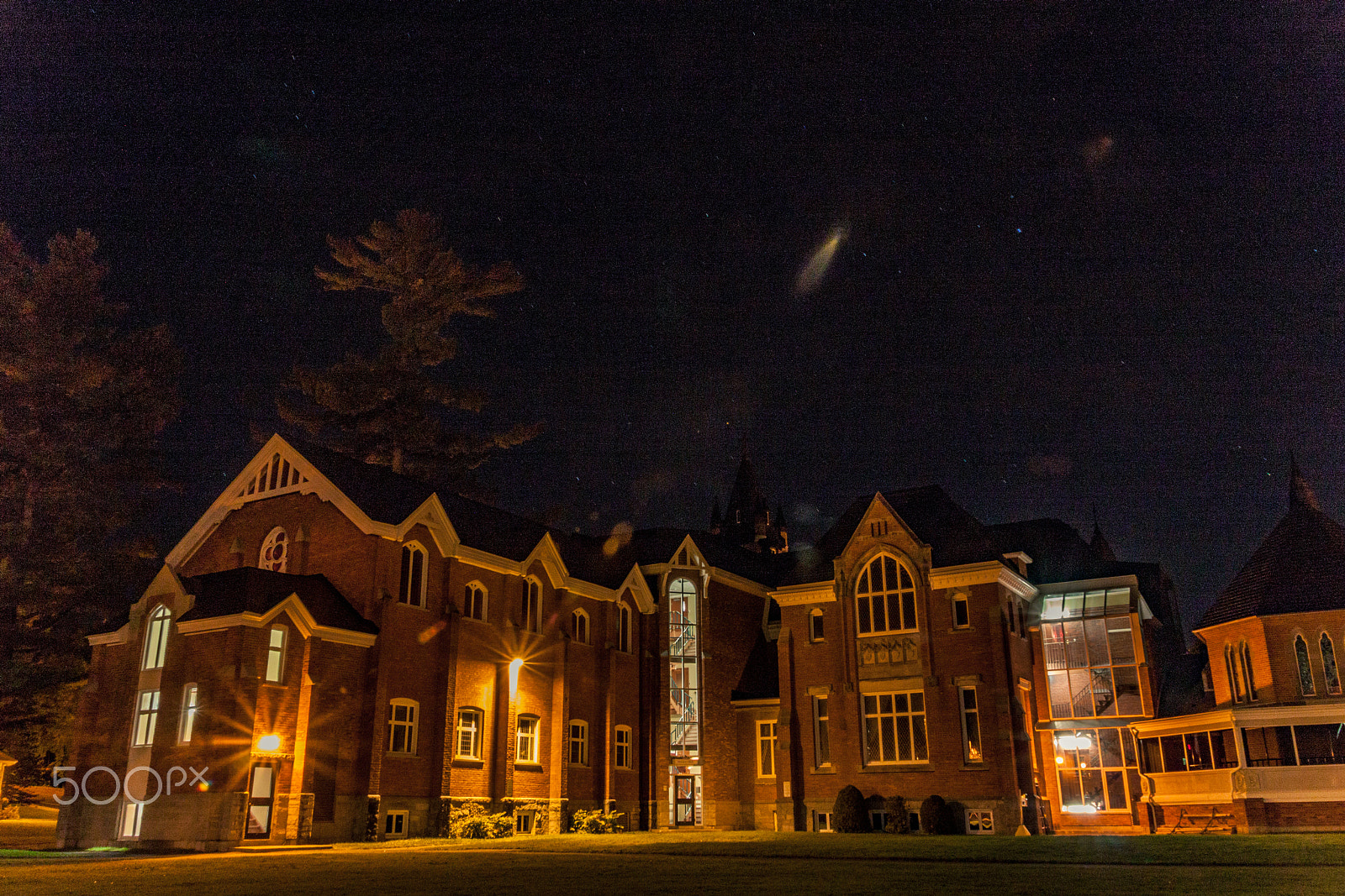 Sigma 18-250mm F3.5-6.3 DC OS HSM sample photo. The quad (bishop's university) photography