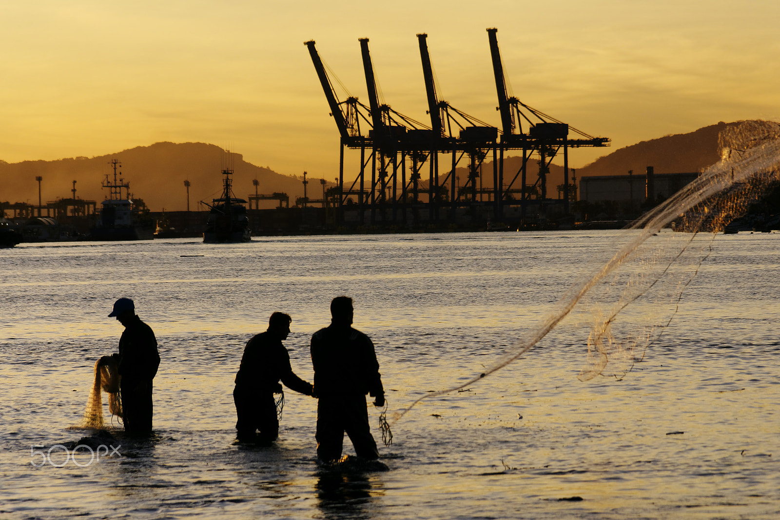 Sony Alpha DSLR-A700 sample photo. Fishing with friends at the end of the day.... photography
