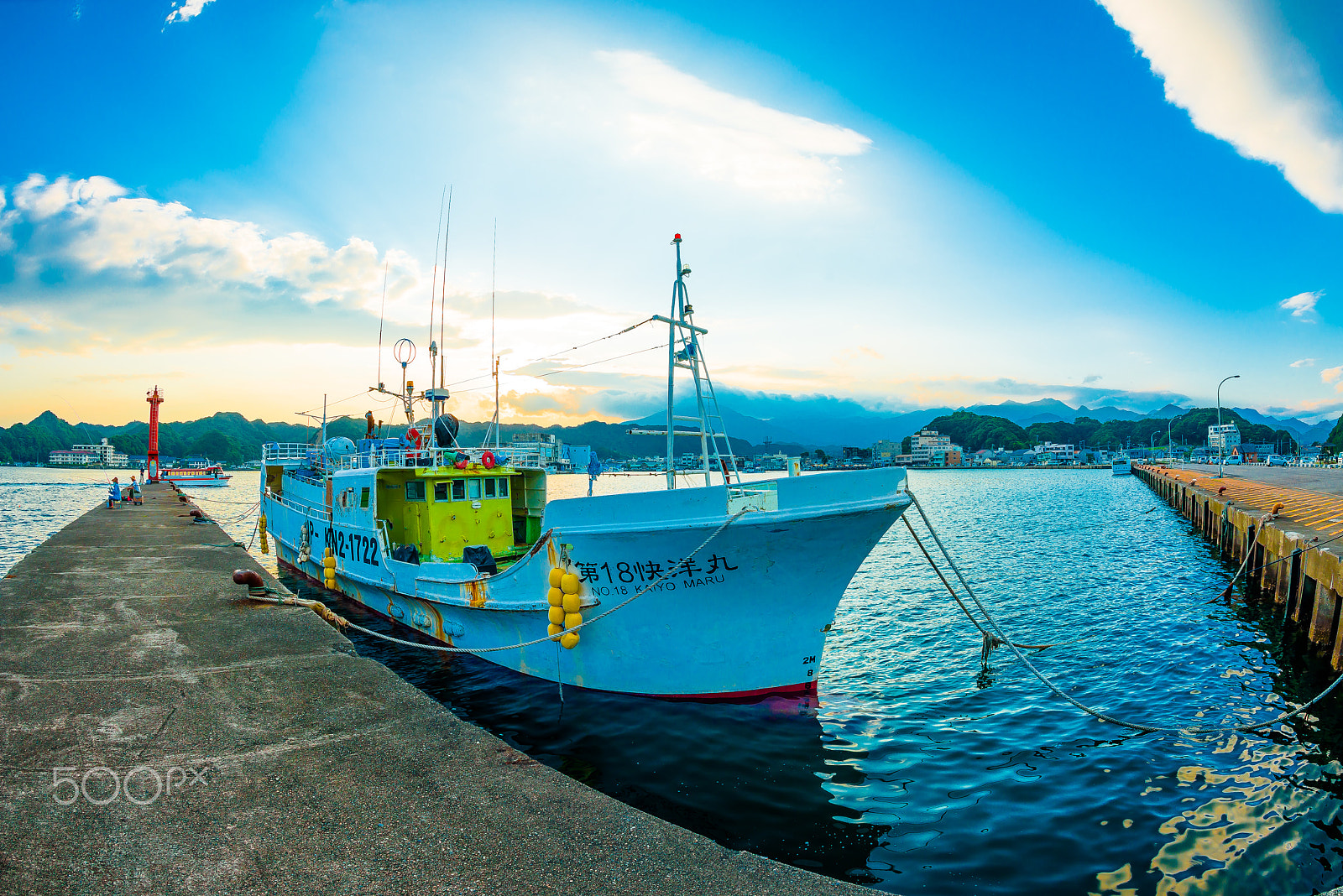 Nikon D800 + Nikon AF Fisheye-Nikkor 16mm F2.8D sample photo. Katsuura port photography