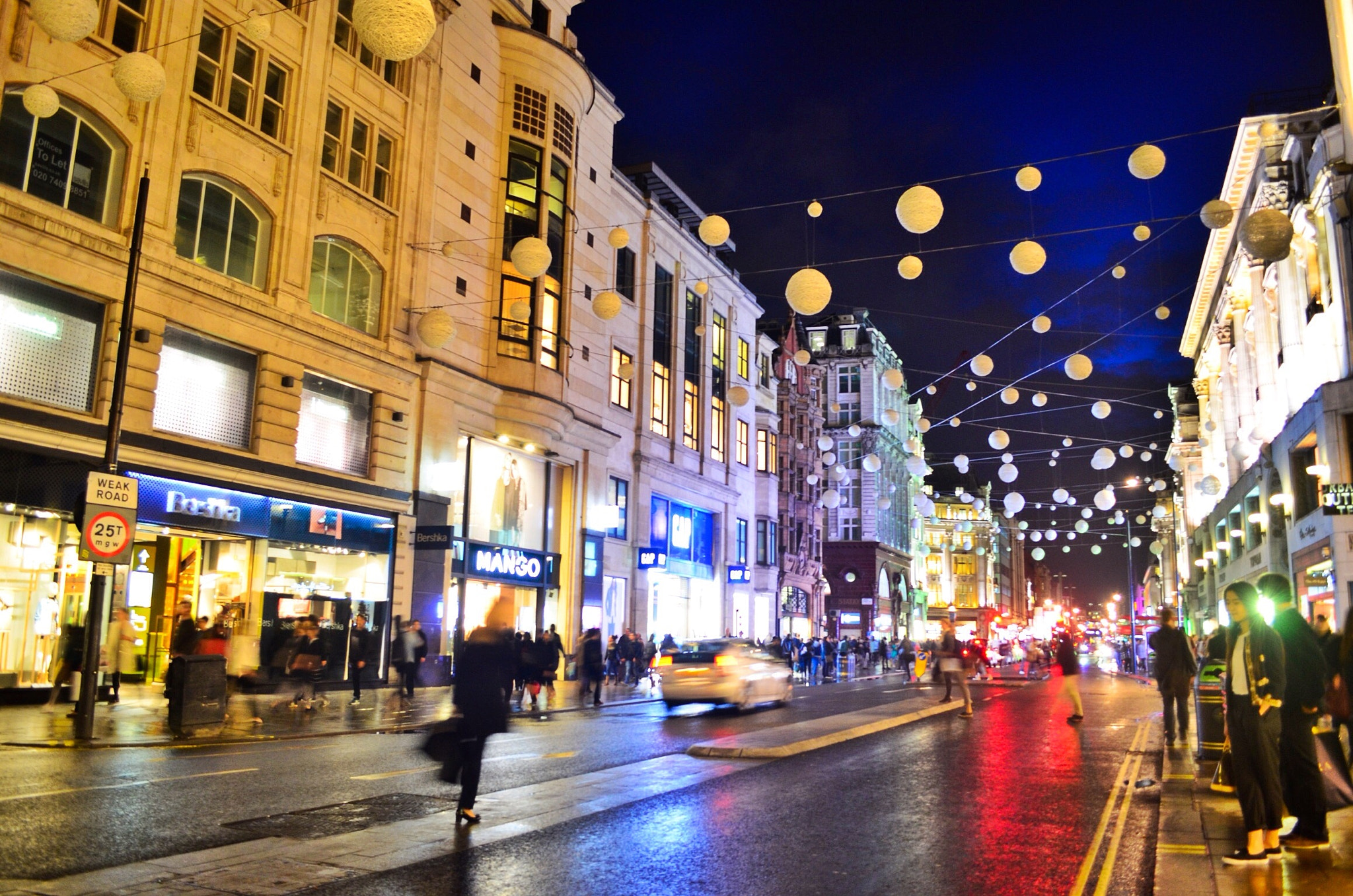 AF Zoom-Nikkor 24-50mm f/3.3-4.5 sample photo. London photography