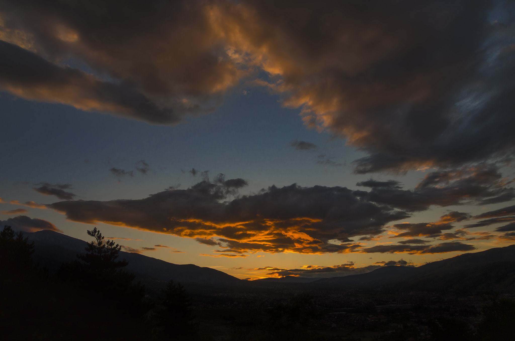 Sigma 18-250mm F3.5-6.3 DC OS HSM sample photo. Good night photography