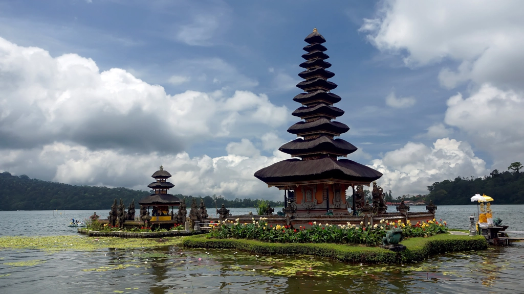Pura Lingga Petak, Bali, Indonesia by Andris Lipskis on 500px.com