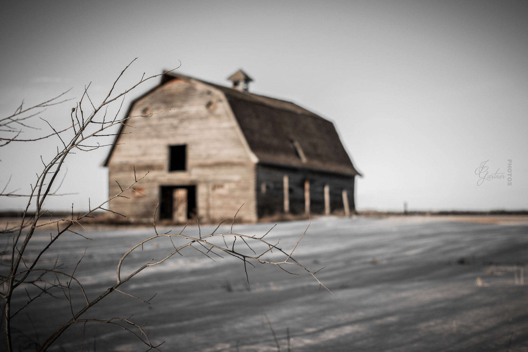 Canon EF 40mm F2.8 STM sample photo. Barn in the distance photography