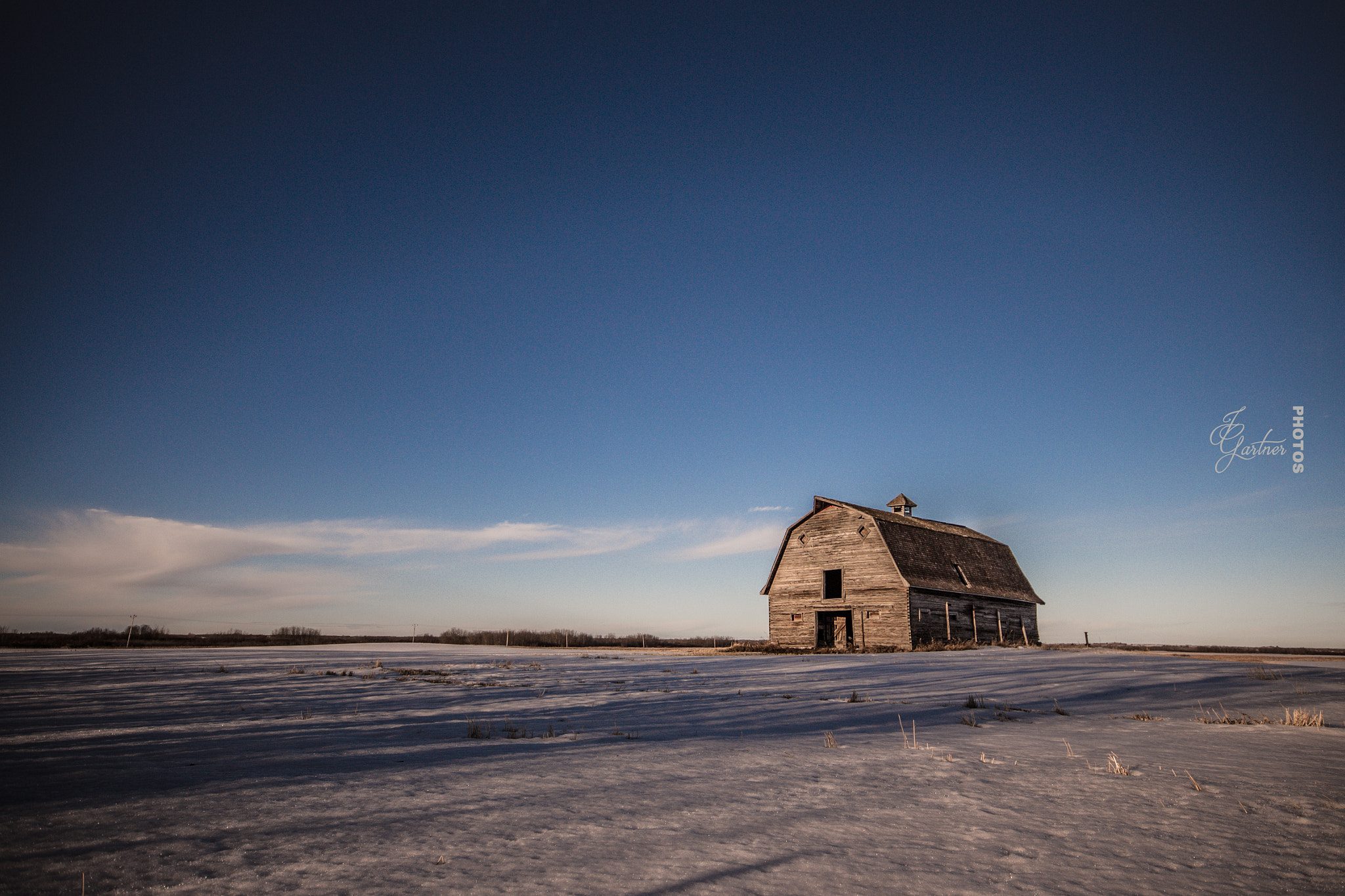 Canon EOS 650D (EOS Rebel T4i / EOS Kiss X6i) sample photo. Blue sky over barn photography
