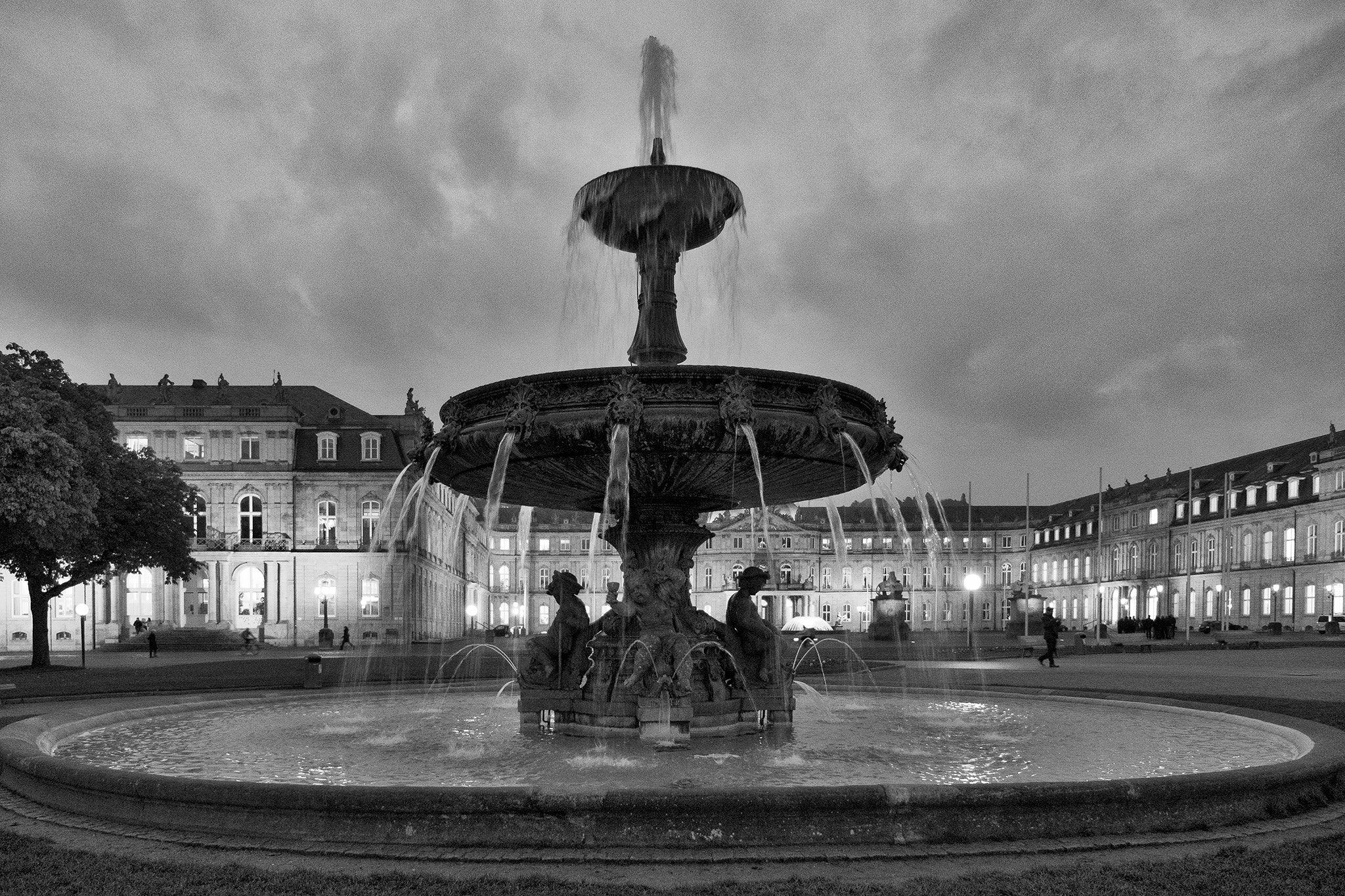 Panasonic Lumix G X Vario 12-35mm F2.8 ASPH Power OIS sample photo. Fontain photography
