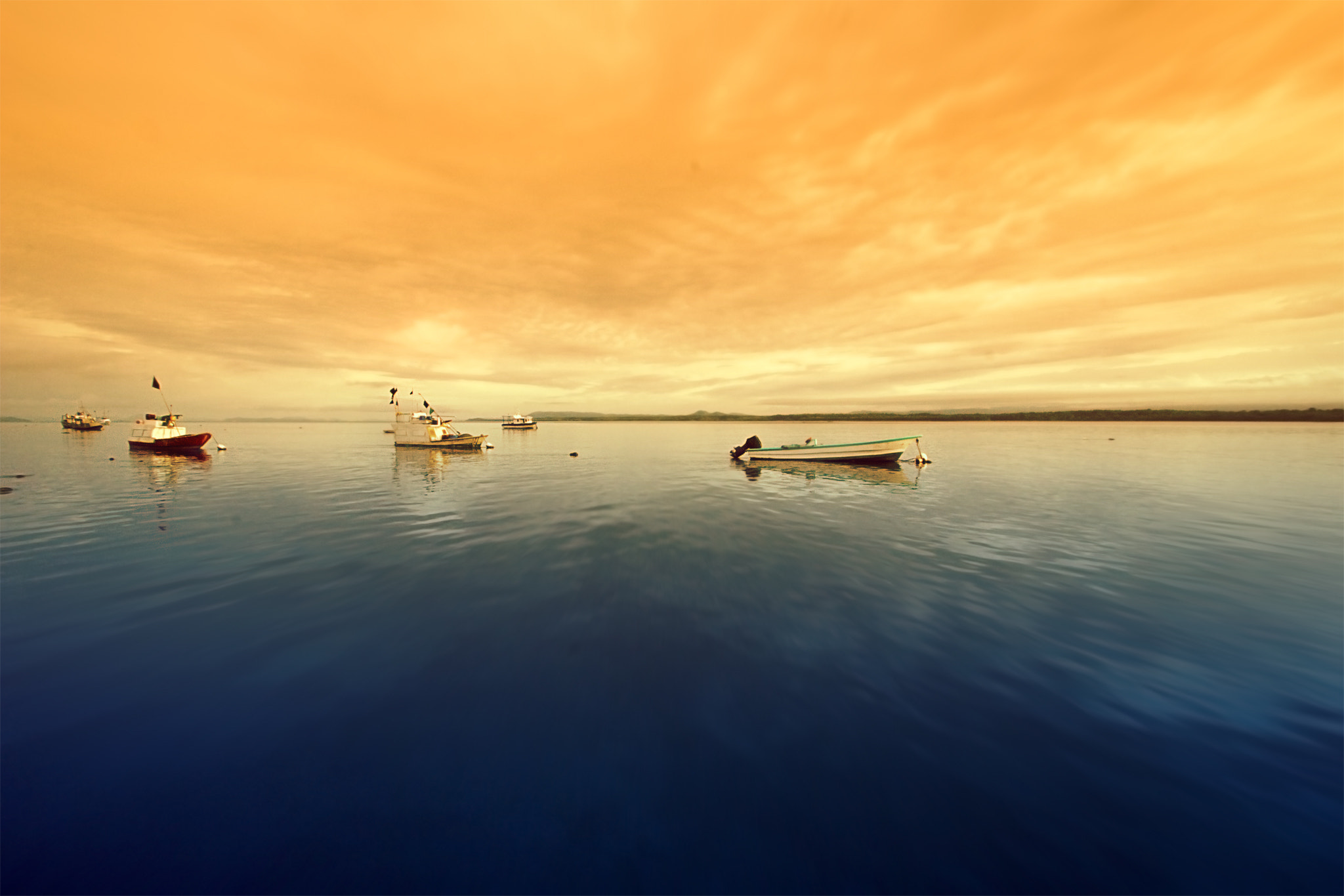 Sigma 10-20mm F3.5 EX DC HSM sample photo. The quiet sea photography
