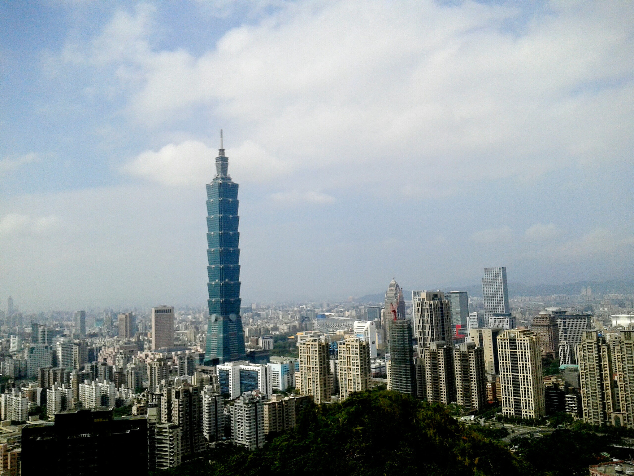 Samsung Galaxy Core LTE sample photo. Taipei 101 photography