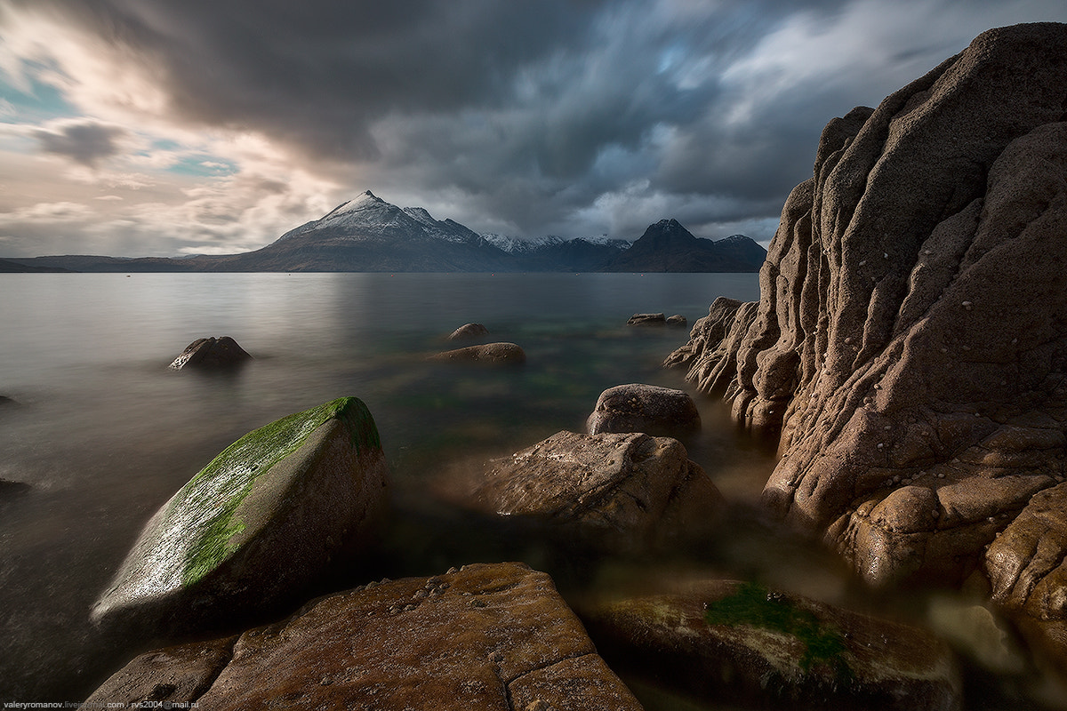 Sony a99 II + Sony Vario-Sonnar T* 16-35mm F2.8 ZA SSM sample photo. Elgol seashore on dusk photography