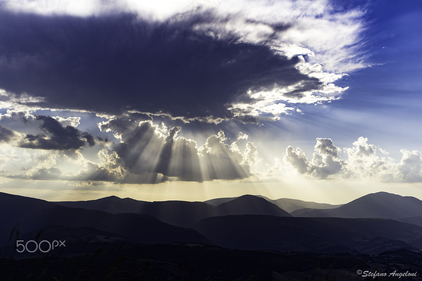 Canon EF 28-105mm f/3.5-4.5 USM sample photo. Monti sibillini - italy photography