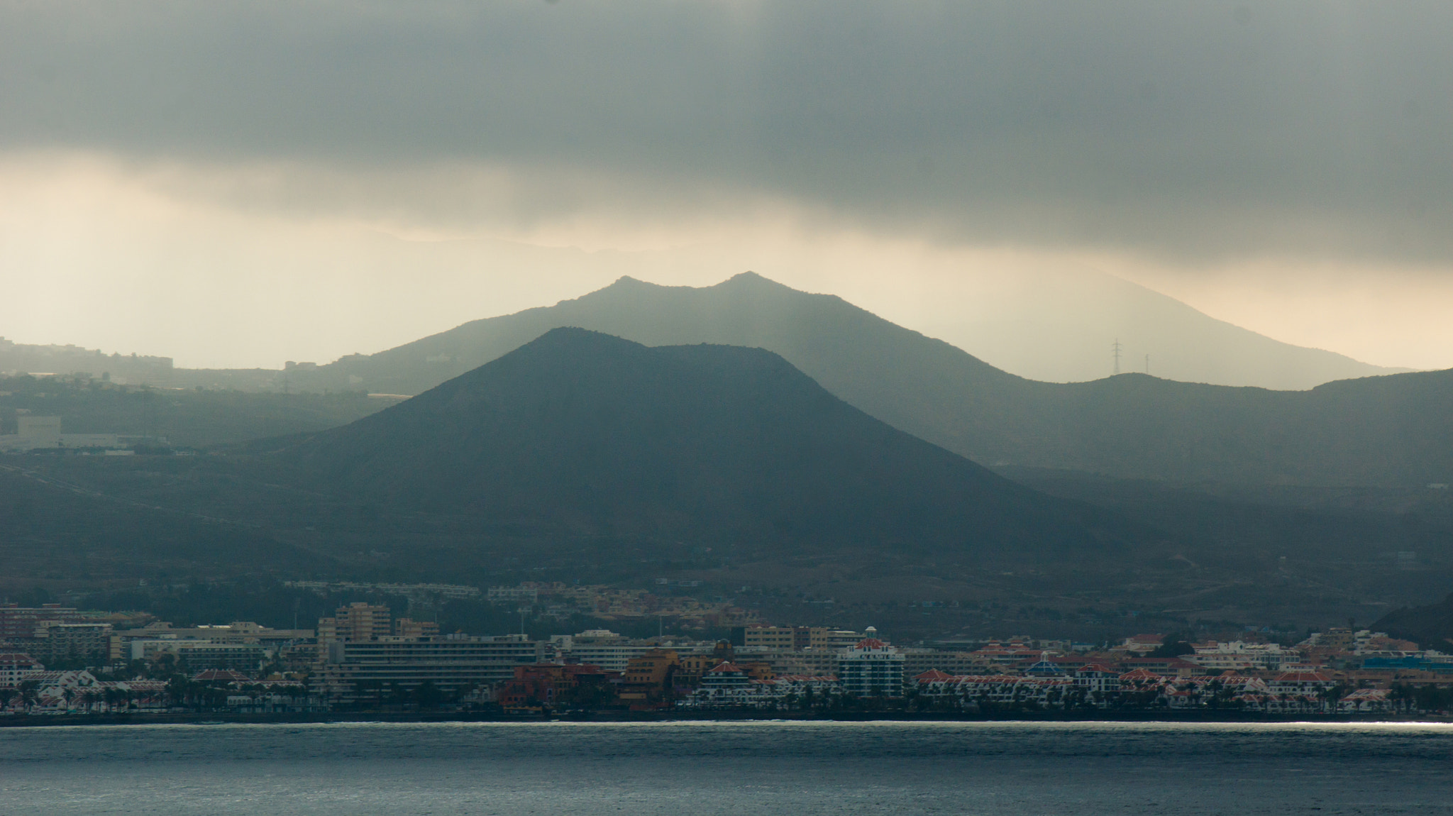 Tamron 18-270mm F3.5-6.3 Di II PZD sample photo. Layers photography