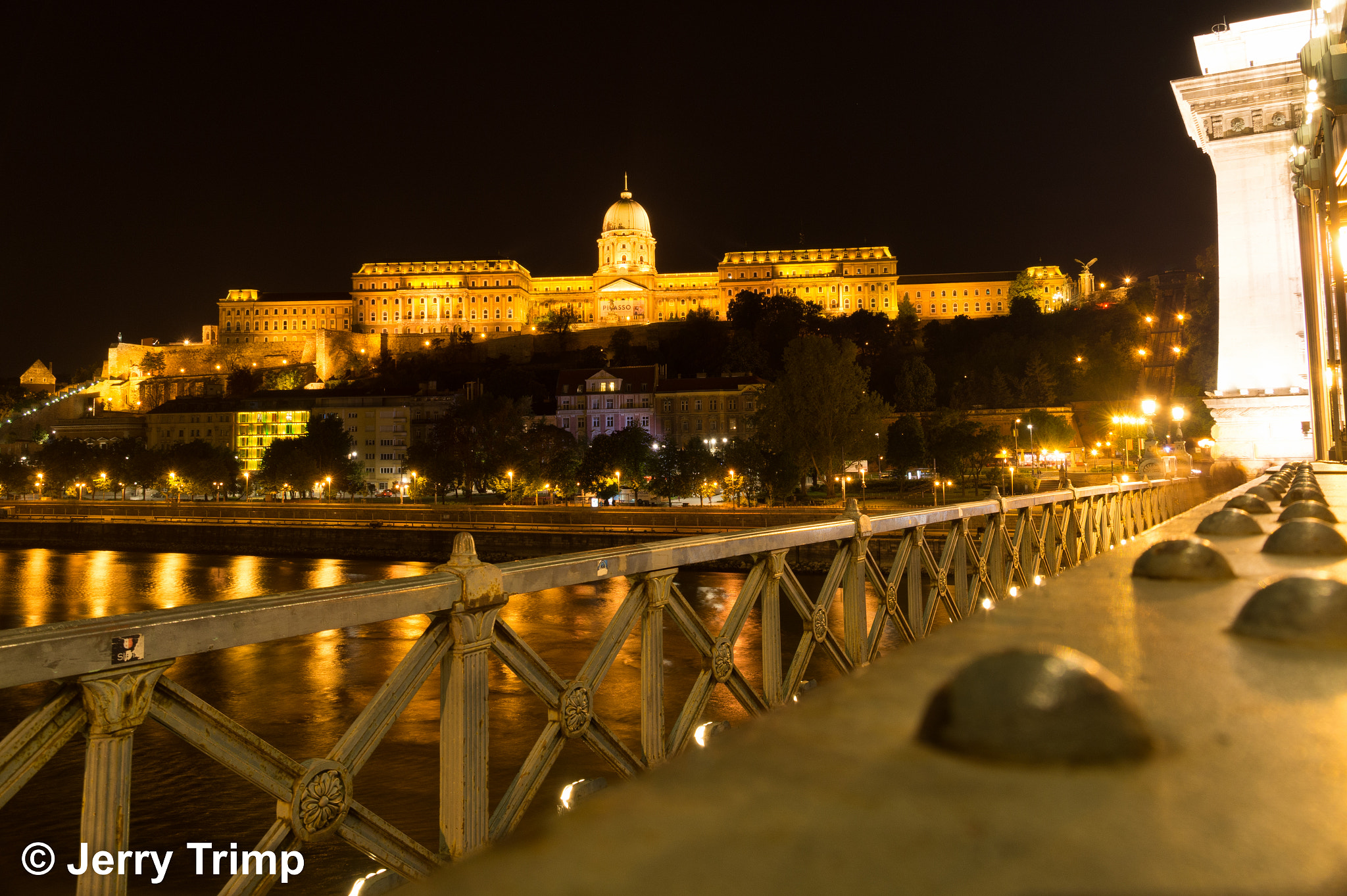 Sony SLT-A58 + Sigma 18-200mm F3.5-6.3 DC sample photo. Boeda's castle from the chainbridge photography