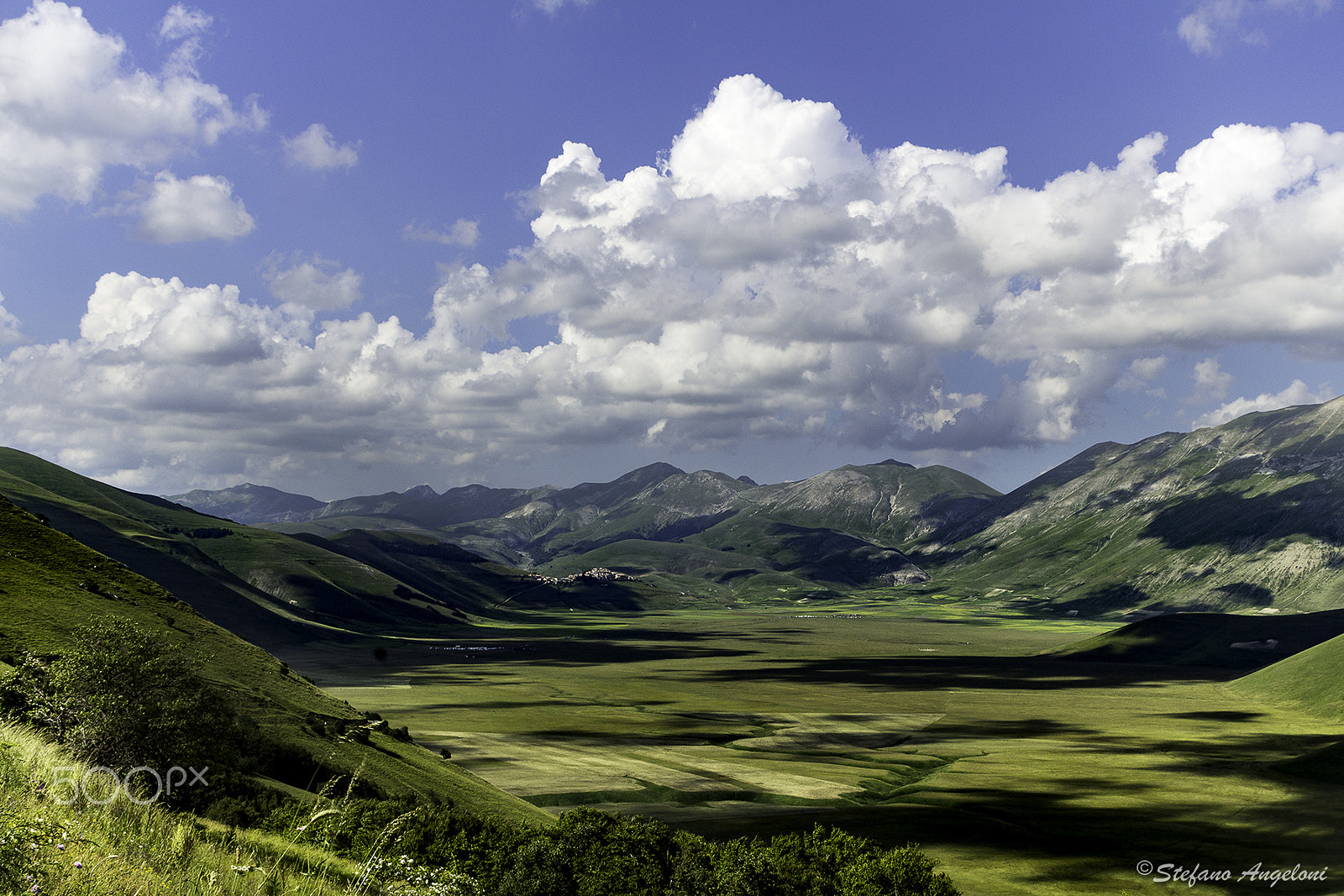 Canon EF 28-105mm f/3.5-4.5 USM sample photo. Castelluccio di norcia photography