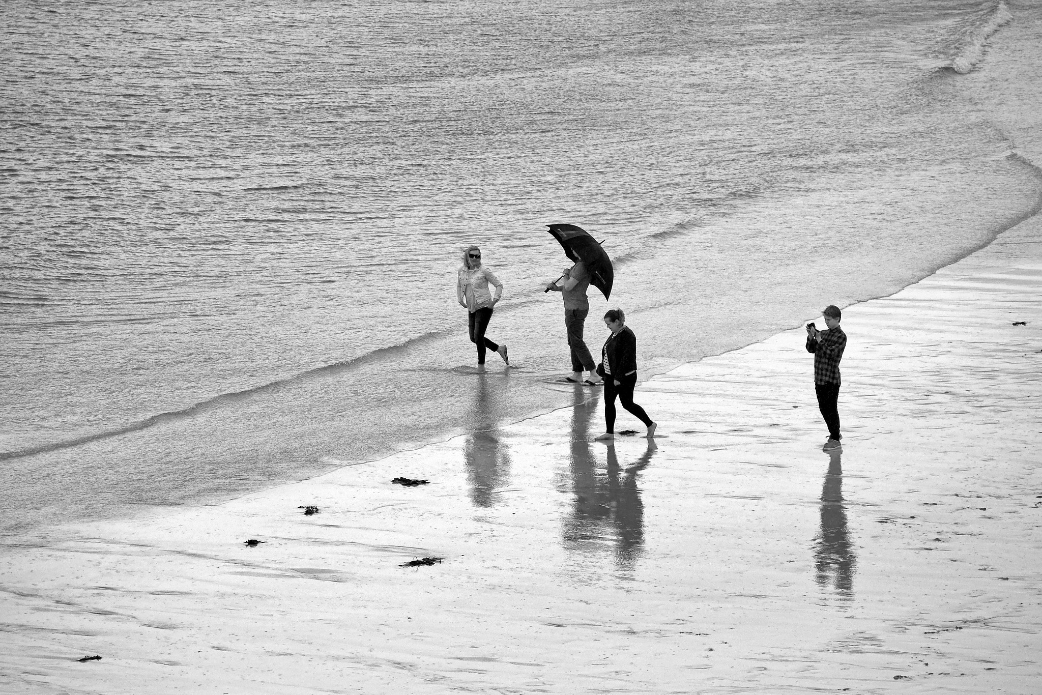 LUMIX G VARIO 35-100/F4.0-5.6 sample photo. 4 on a beach photography