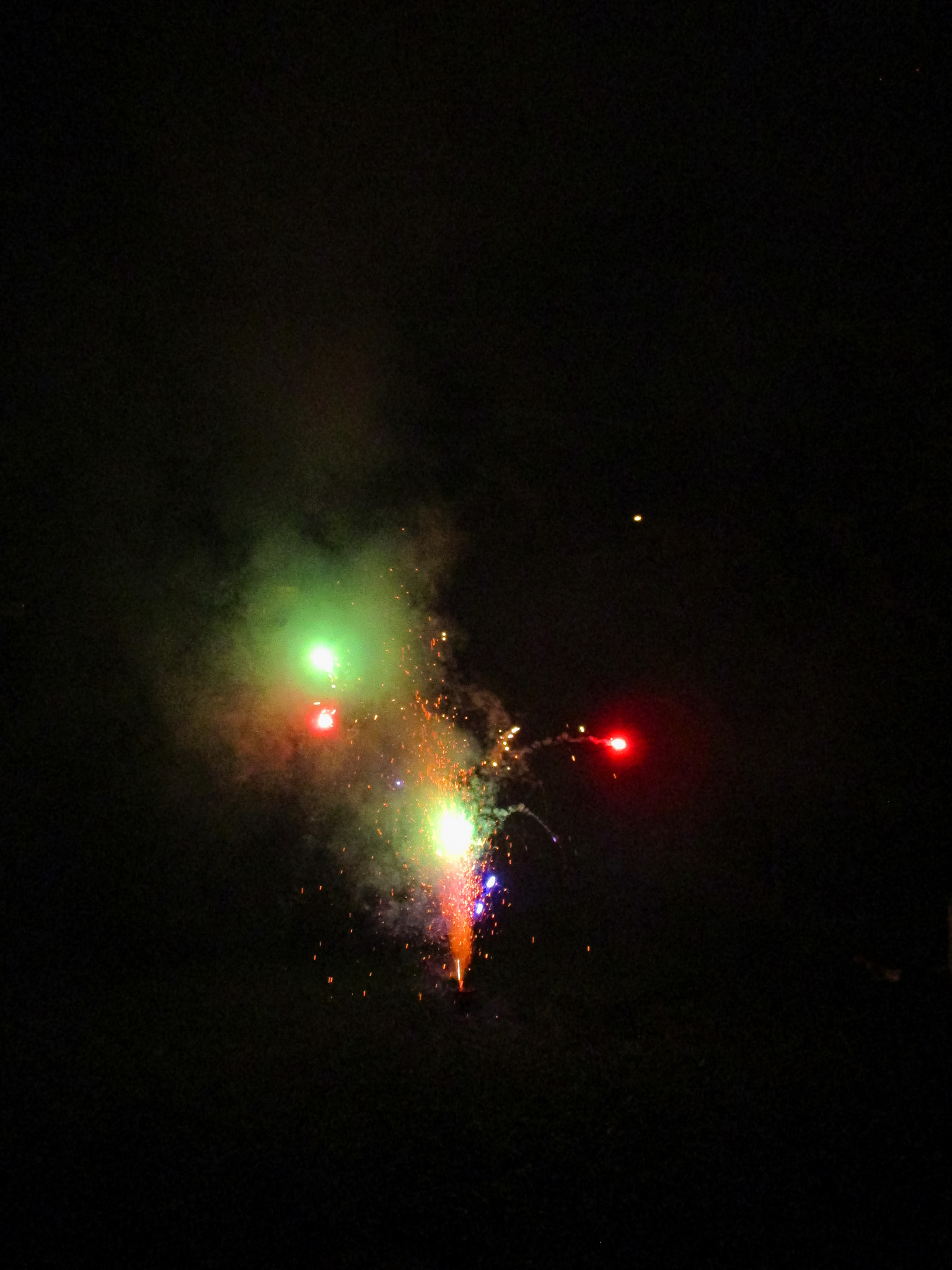 Canon PowerShot ELPH 160 (IXUS 160 / IXY 150) sample photo. Tiny fireworks photography