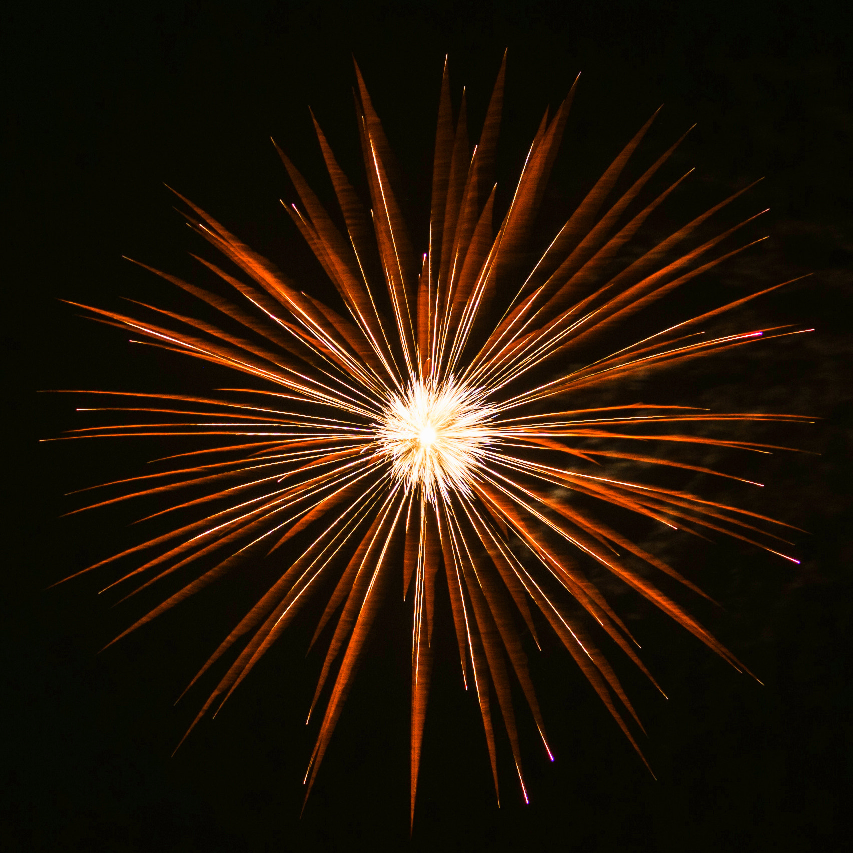 Sigma APO 70-210mm F3.5-4.5 sample photo. Fireworks, 2016 photography